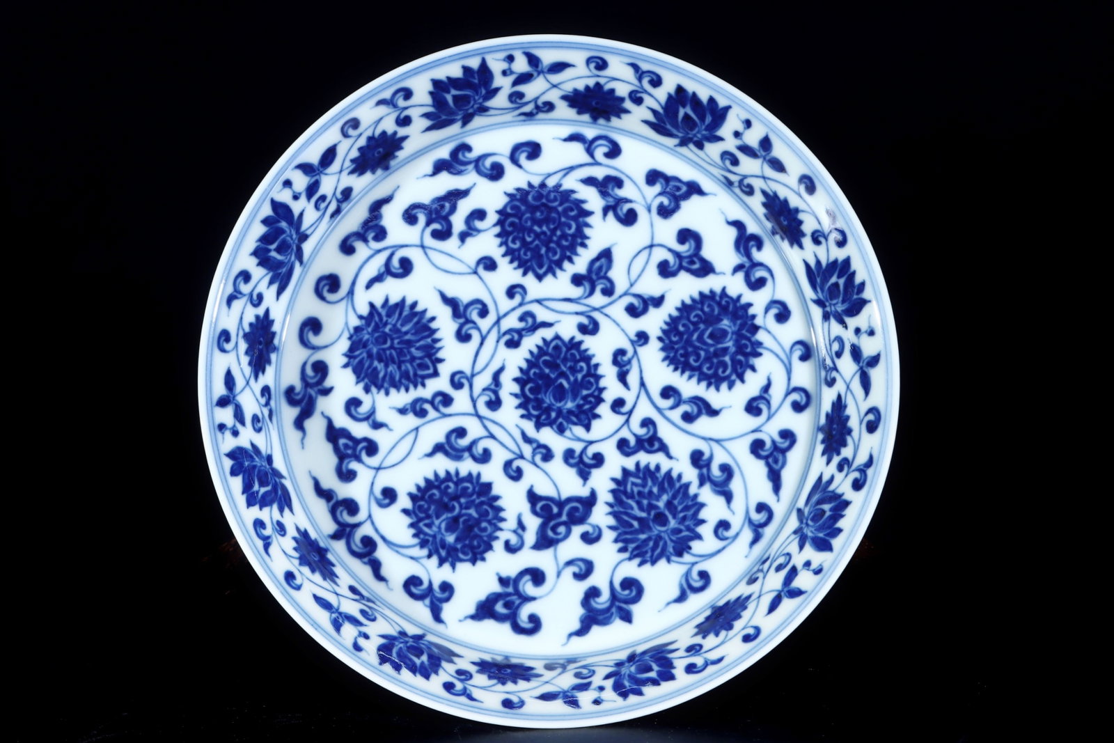 An Exquisite Blue and White Lotus Pattern Plate: An Exquisite Blue and White Lotus Pattern Plate,Qing Dynasty,China,Yongzheng Six-character Mark,Size:1.3inx5.9in