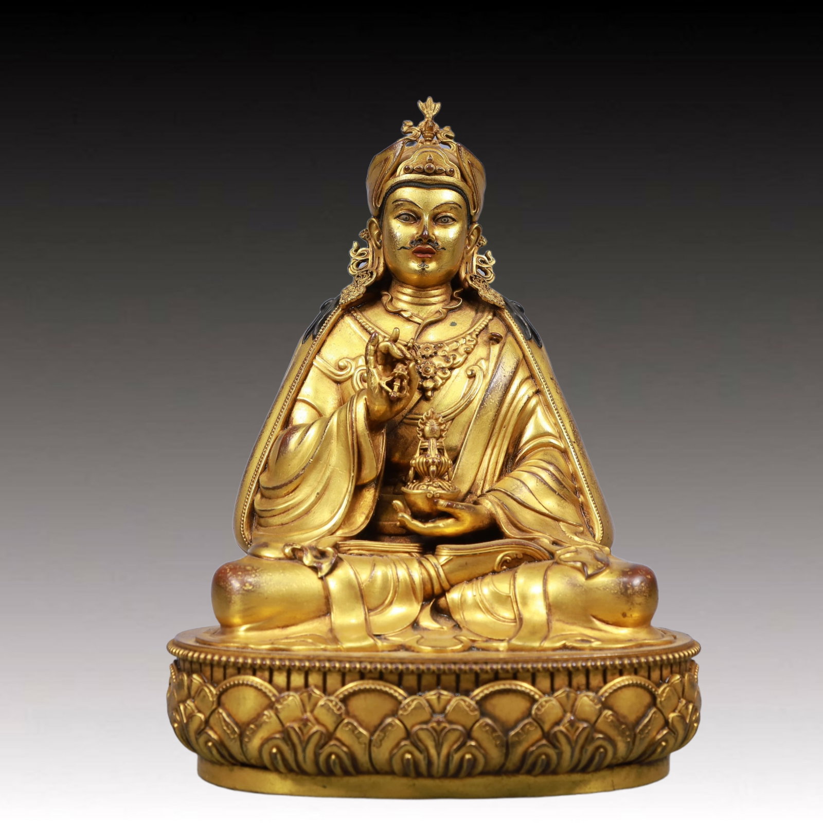 A Solemn Gilt Bronze Statue of Guru: A Solemn Gilt Bronze Statue of Guru, Qing Dynasty, China, Kangxi Mark, Size:7.1inx5.1inx9.6in, Weight:3250g 铜鎏金上师像,中国清代,康&#