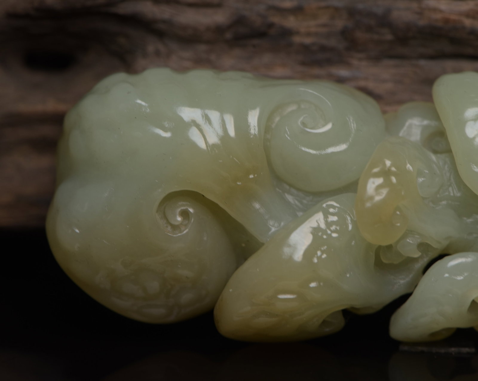 An Exquisite White Jade Ganoderma lucidum Pattern Ruyi - 5