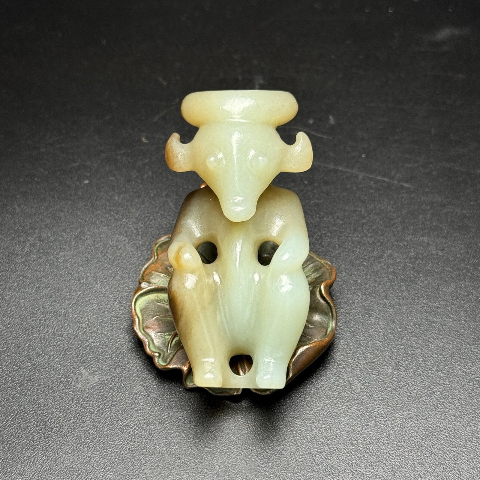 An Exquisite White Jade Figure Ornament: An Exquisite White Jade Figure Ornament,Qing Dynasty,China,Size:33mmx68mmx28mm,Weight:63g 白玉人物摆件,中国清代