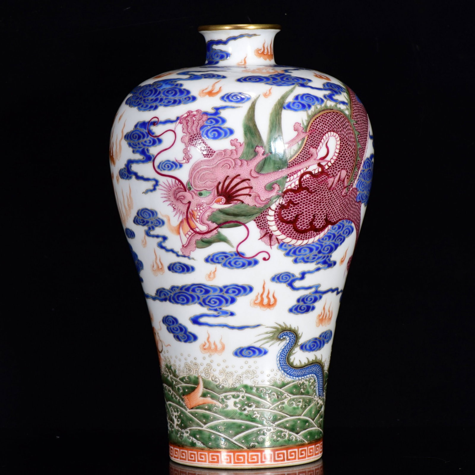 An Exquisite Famille-Rose Auspicious Cloud and Dragon Pattern Vase: An Exquisite Famille-Rose Auspicious Cloud and Dragon Pattern Vase,Qing Dynasty,China,Qianlong Six-character Mark,Size:13inx7.5in