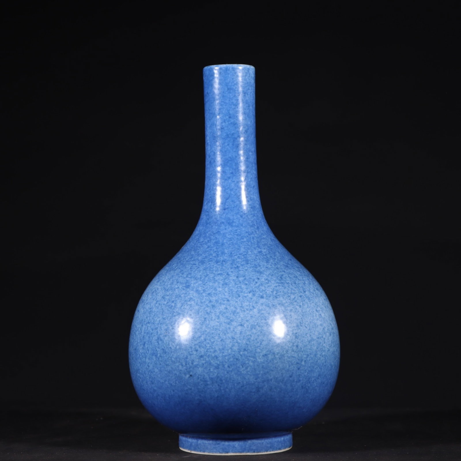 An Exquisite Blue Glazed Vase - 4