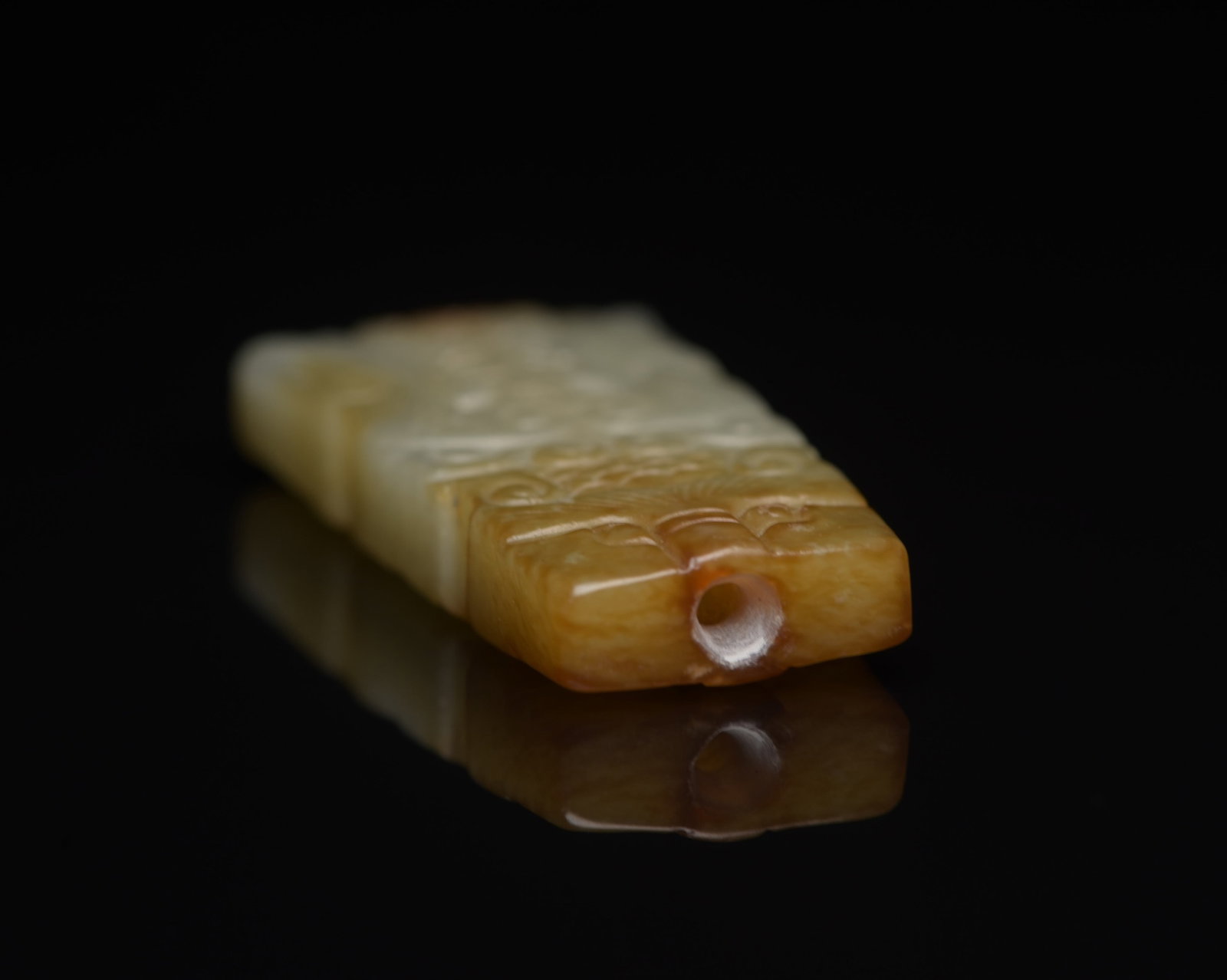 An Exquisite White Jade Beast-Face Pattern Pendant - 4
