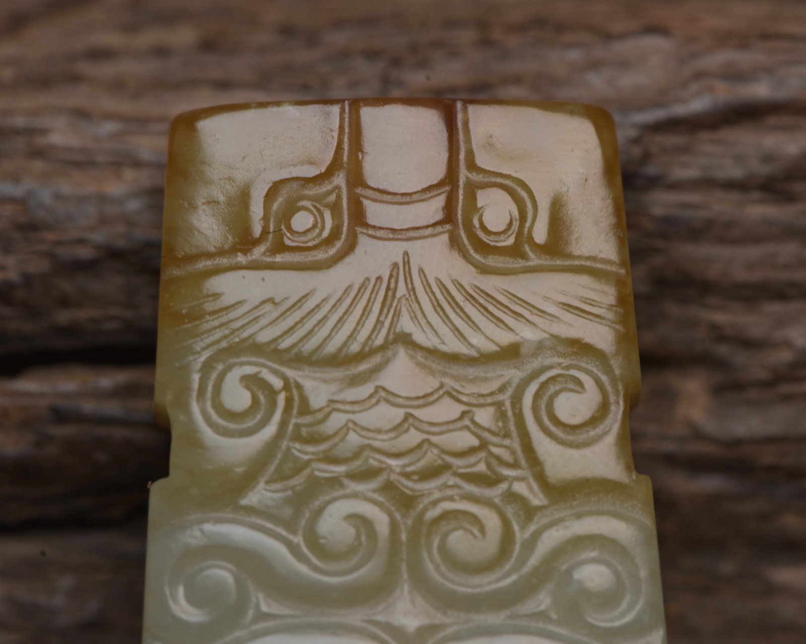 An Exquisite White Jade Beast-Face Pattern Pendant - 6