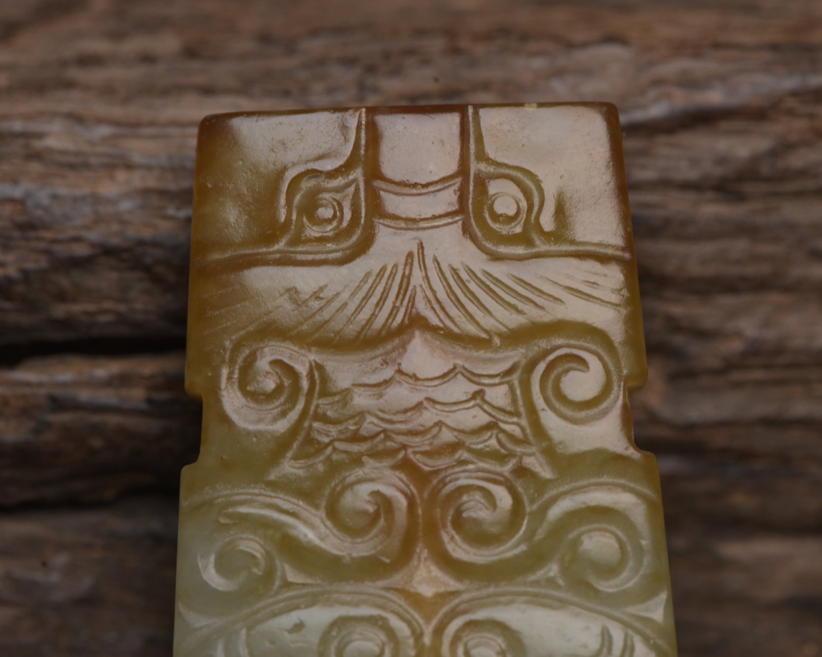 An Exquisite White Jade Beast-Face Pattern Pendant - 8
