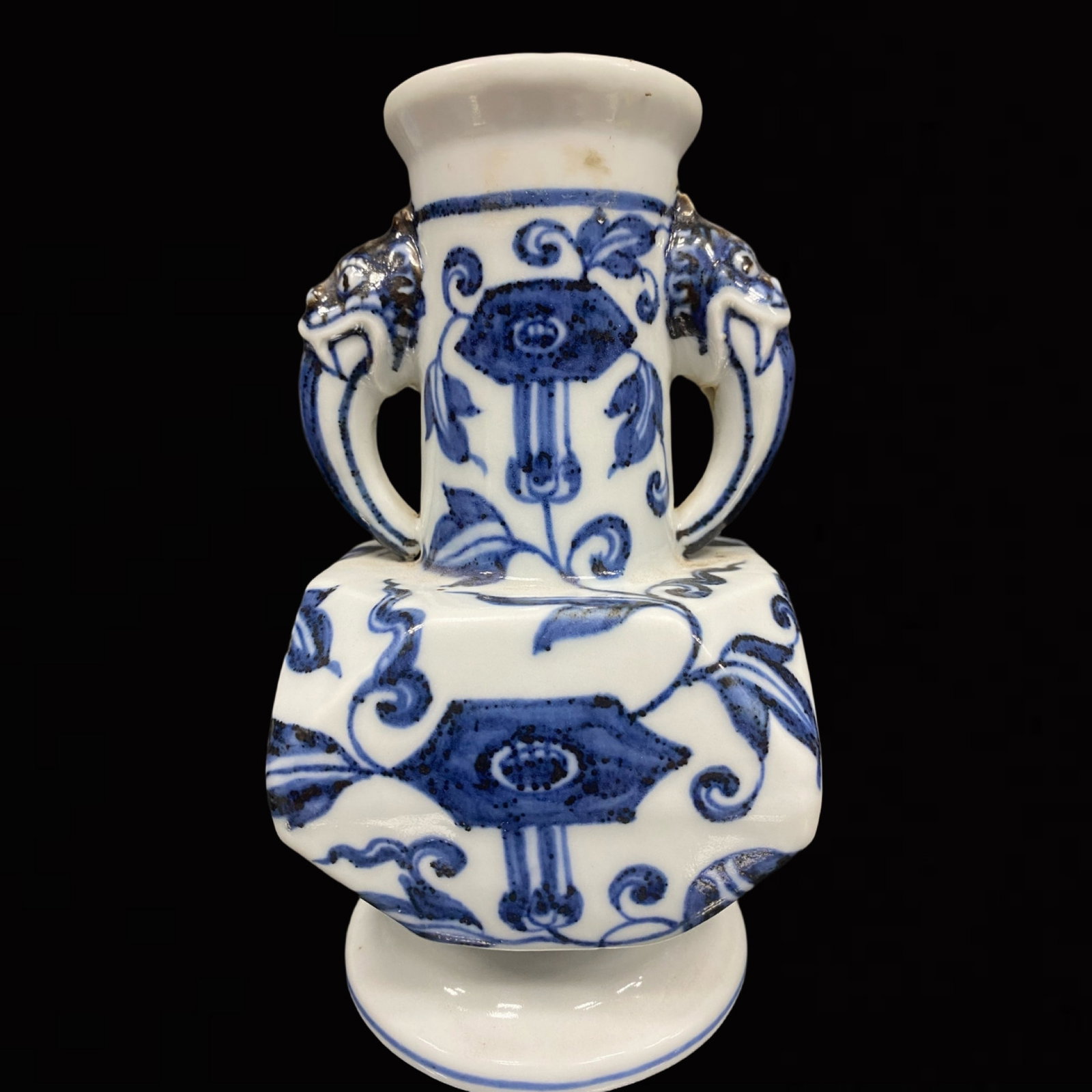 An Exquisite Blue and White Flower Pattern Double-Ears Vase: An Exquisite Blue and White Flower Pattern Double-Ears Vase,Ming Dynasty,China,Xuande Six-Character Mark,Size:6.8inx2.2in 青花花卉纹双耳瓶,中Þ