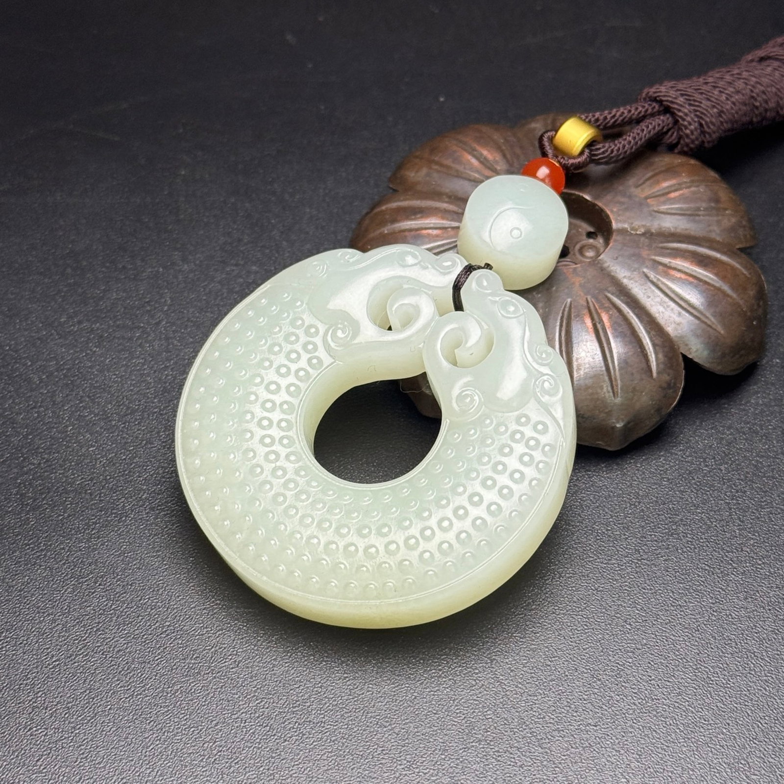 An Exquisite White Jade Dragon Pattern Pendant - 7