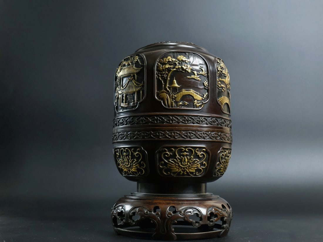 An Exquisite Gilt Bronze Flower and Landscape Pattern Censer: An Exquisite Gilt Bronze Flower and Landscape Pattern Censer,Ming Dynasty, China, Xuande Six-character Mark,Size:9.1inx5.6in,Weight:3960g 铜鎏金花卉山水ಬ