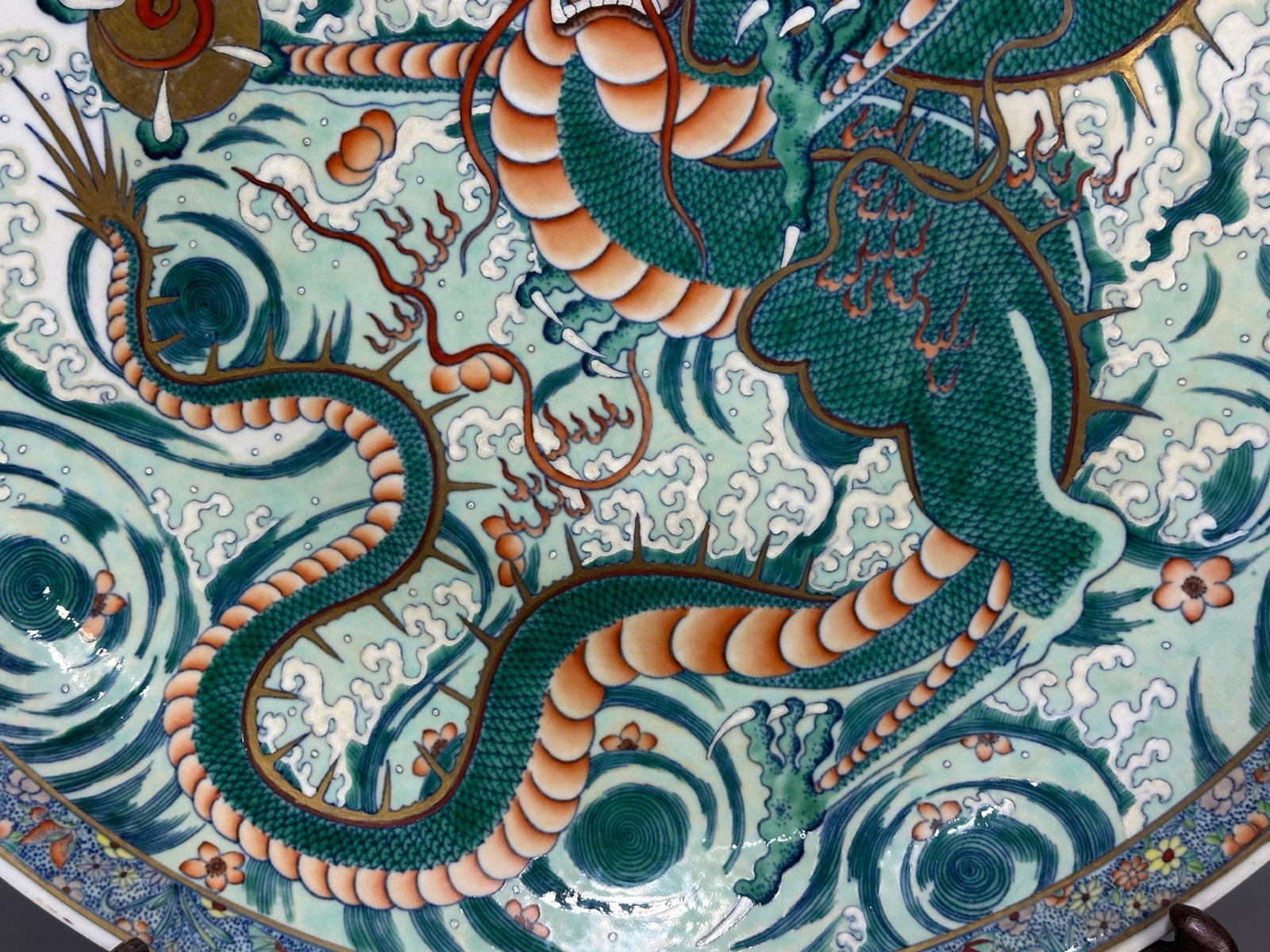 An Exquisite Wucai Dragon Pattern Plate - 3