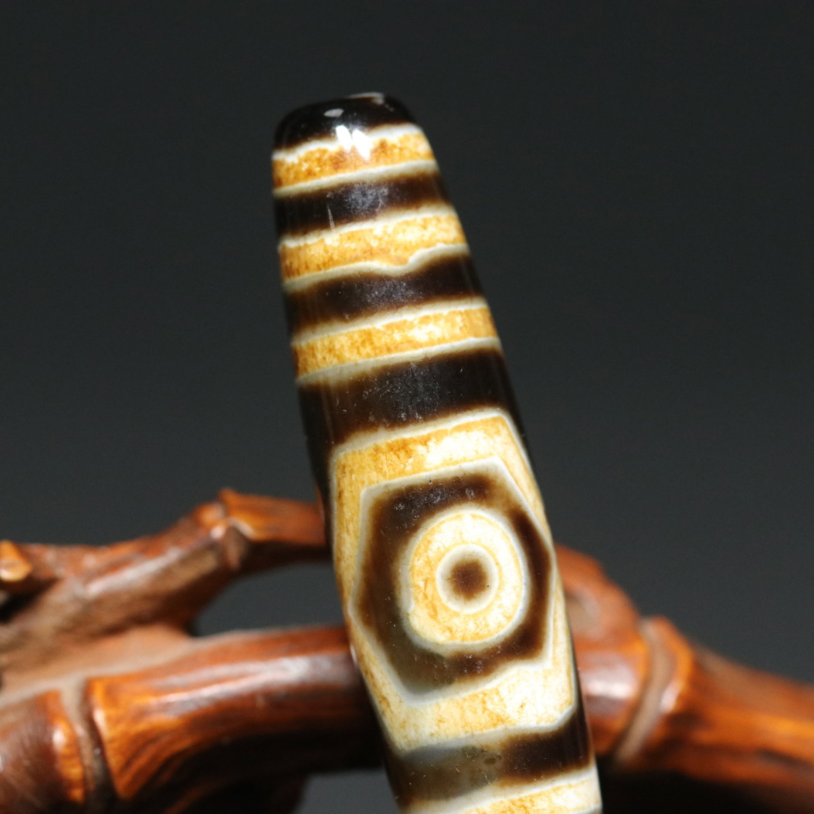 An Exquisite Dzi Bead Pendant - 6