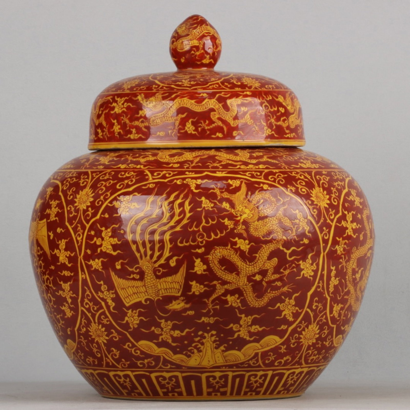 An Exquisite Famille-Rose Dragon and Phoenix Pattern Cover Jar: An Exquisite Famille-Rose Dragon and Phoenix Pattern Cover Jar,Ming Dynasty, China,Jiajing Six-character Mark,Size:15.4inx13.4in 粉彩龙凤纹盖罐,中ࢲ
