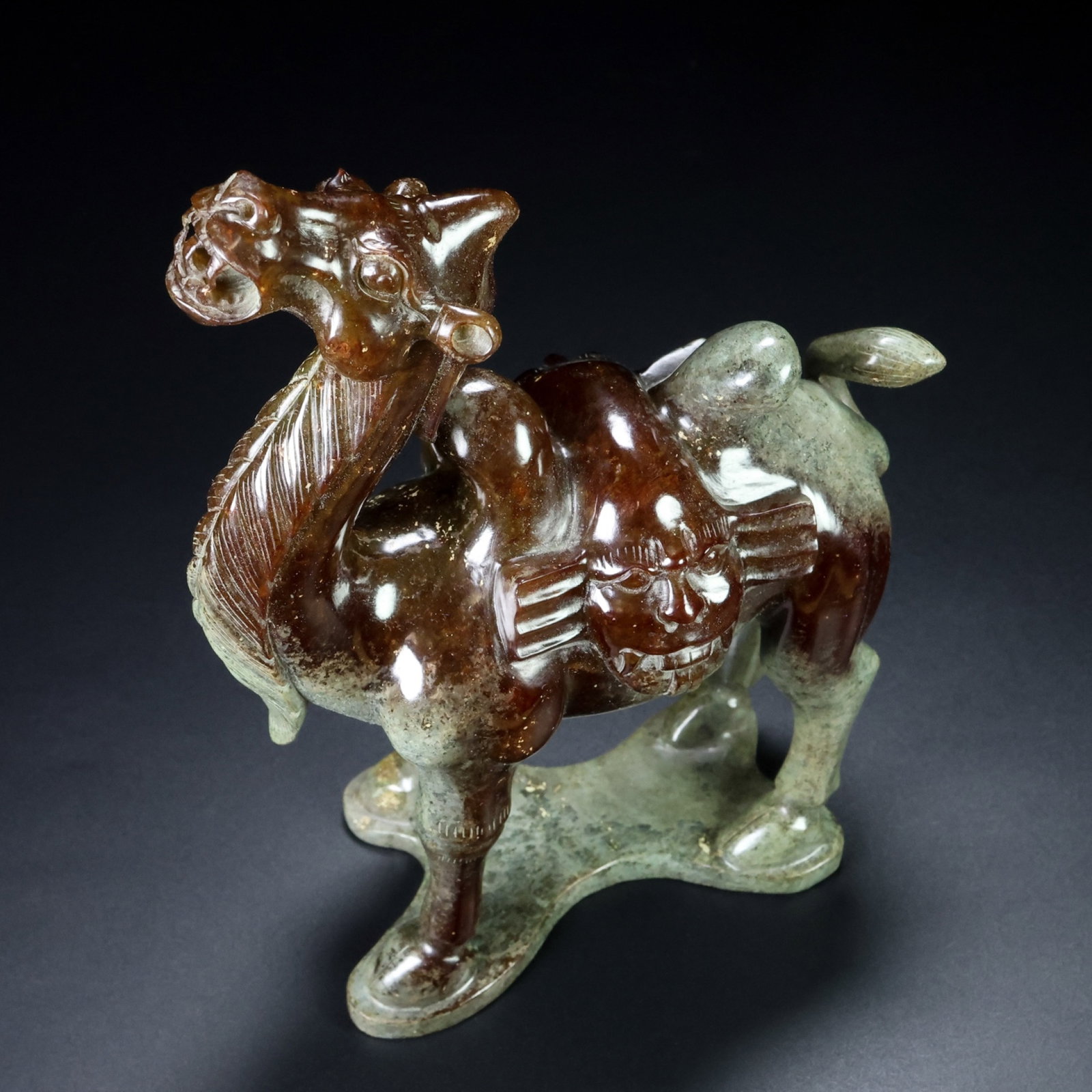 An Archaic Gaogu yu Camel Ornament: An Archaic Gaogu yu Camel Ornament,Ancient Time, China, Size:5.7inx3.3inx8.7in, Weight:1300g 高古玉骆驼摆件,中国远古时期,