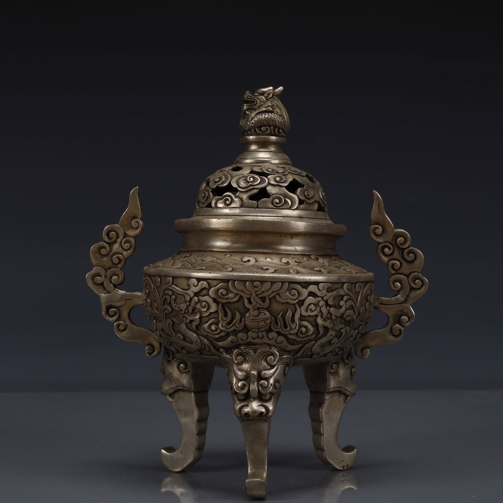 An Exquisite Silver-Plated Bronze Dragon Pattern Double-Ears and Tripod Pattern Censer: An Exquisite Silver-Plated Bronze Dragon Pattern Double-Ears and Tripod Pattern Censer,Qing Dynasty, China,Qianlong Four-character Mark,Size:6.7inx4.7inx7.9in,Weight:1000g 铜镀银(