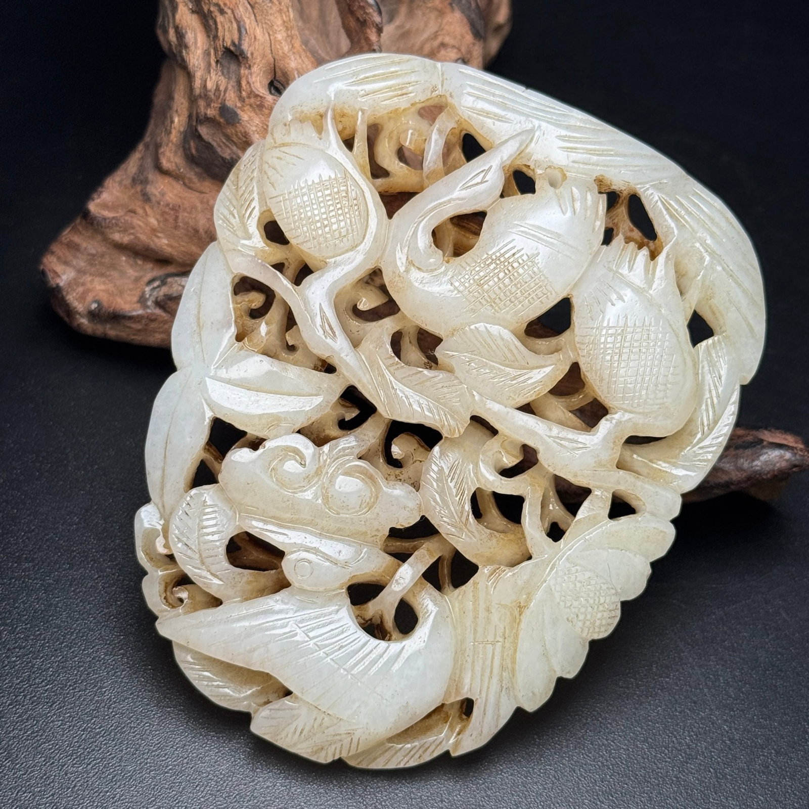 An Exquisite White Jade Crane Pattern Ornament - 2