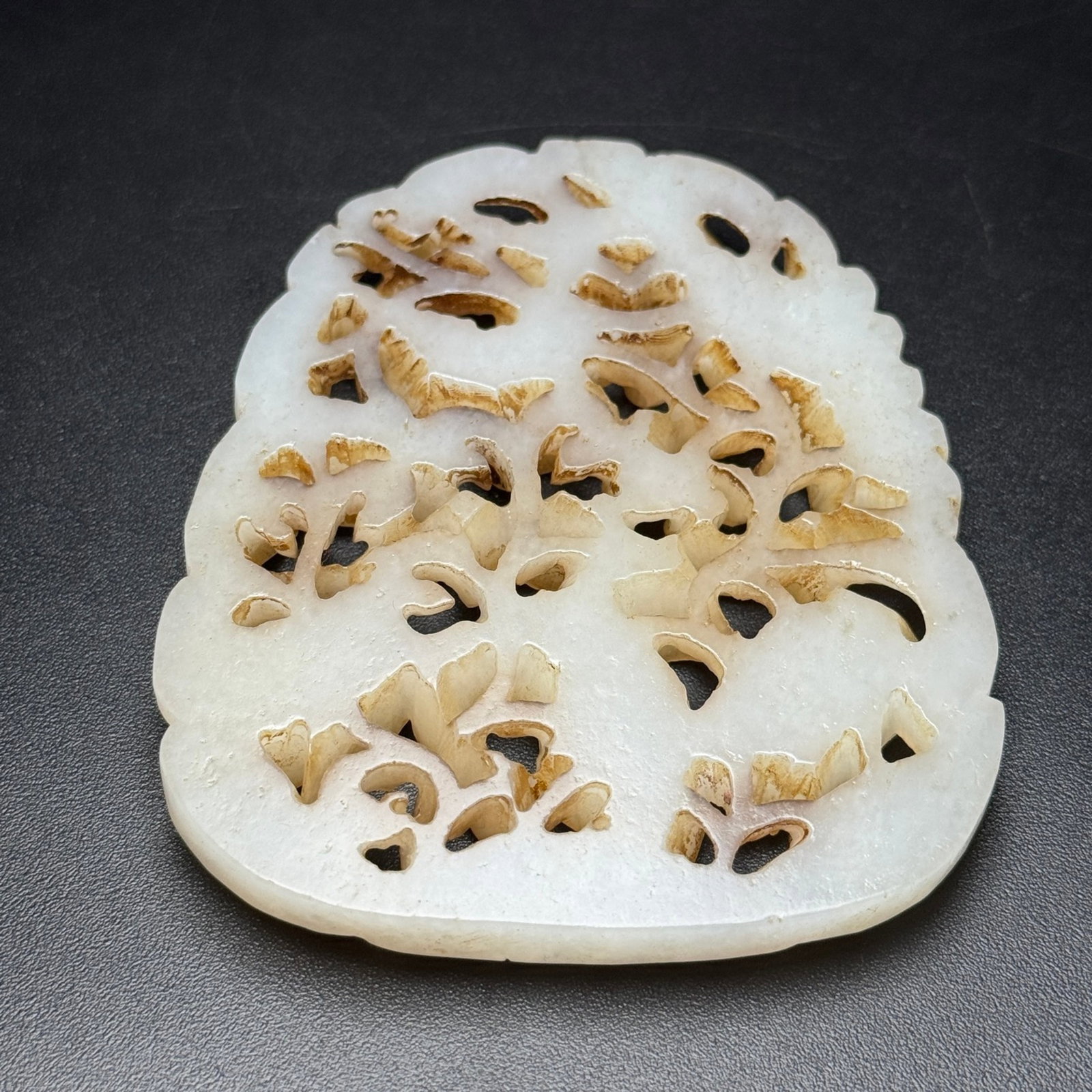 An Exquisite White Jade Crane Pattern Ornament - 6