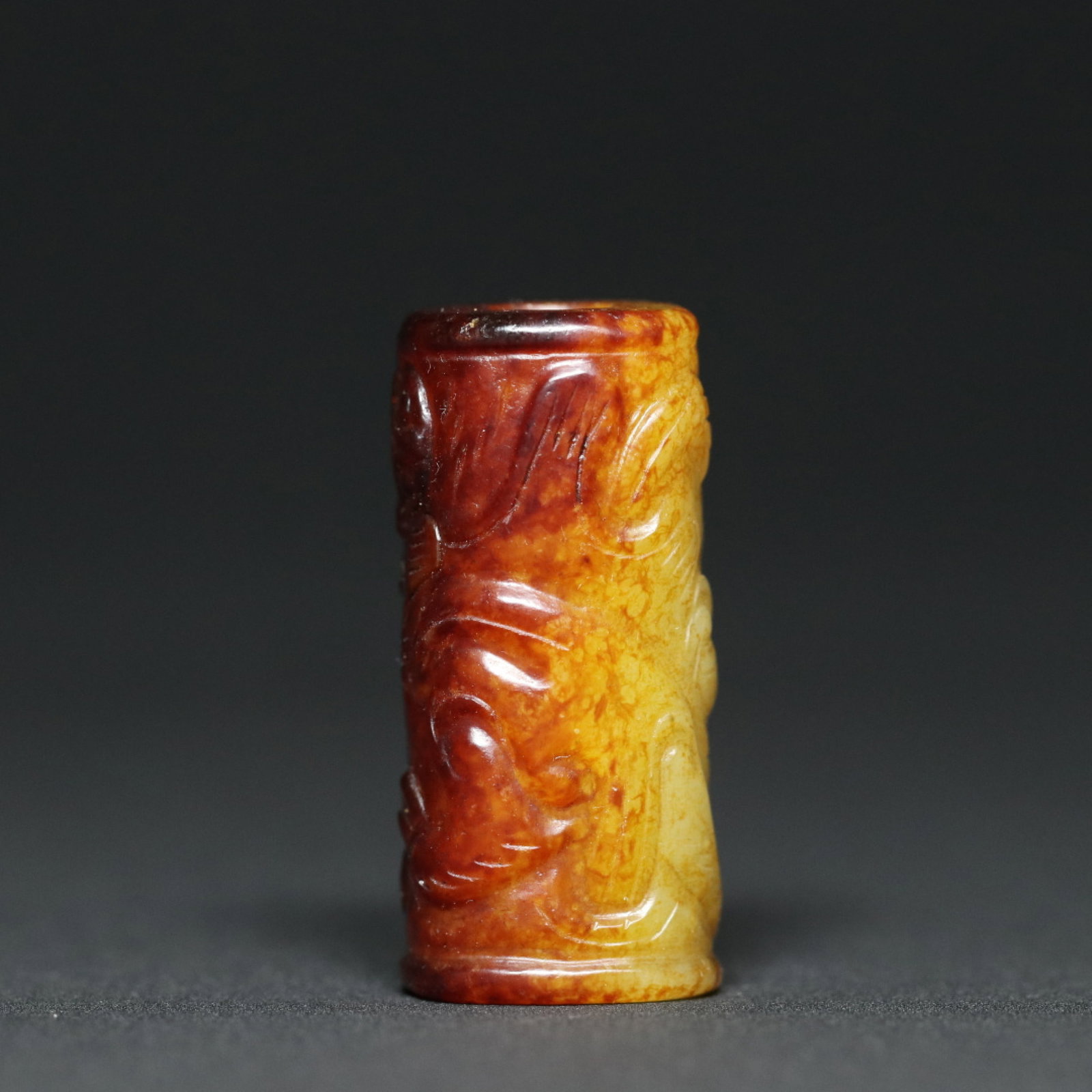 An Exquisite White Jade Dragon Pattern Pendant - 2
