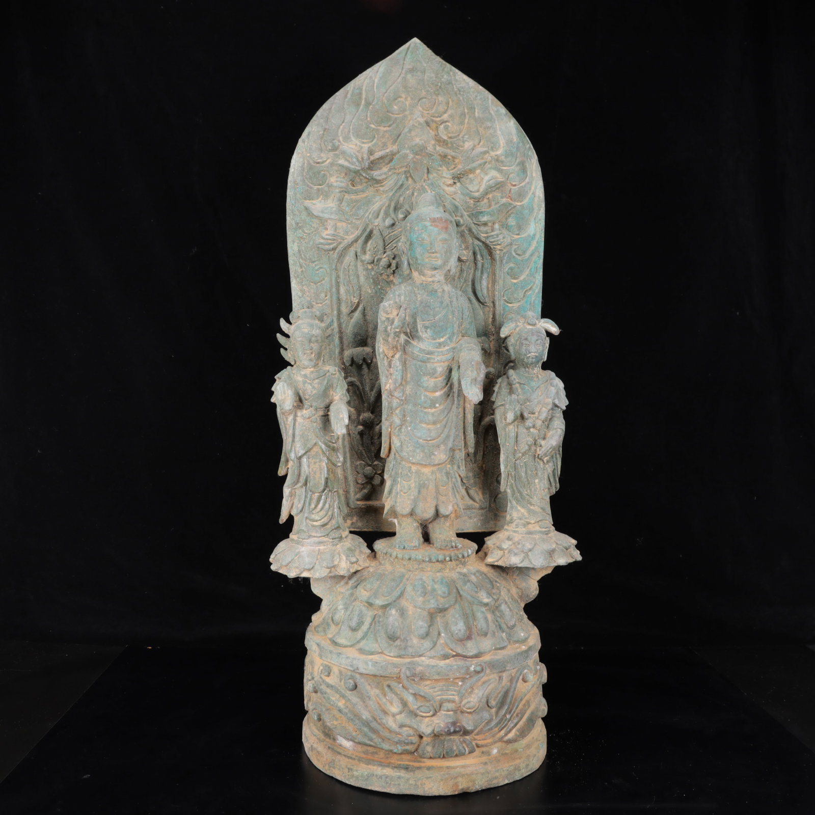 A Solemn Bronze Statue of Sakyamuni: A Solemn Bronze Statue of Sakyamuni,The Warring States period in China,Size:12.6inx9.1inx30.3in,Weight:23500g 青铜释迦摩尼像,中国战国&