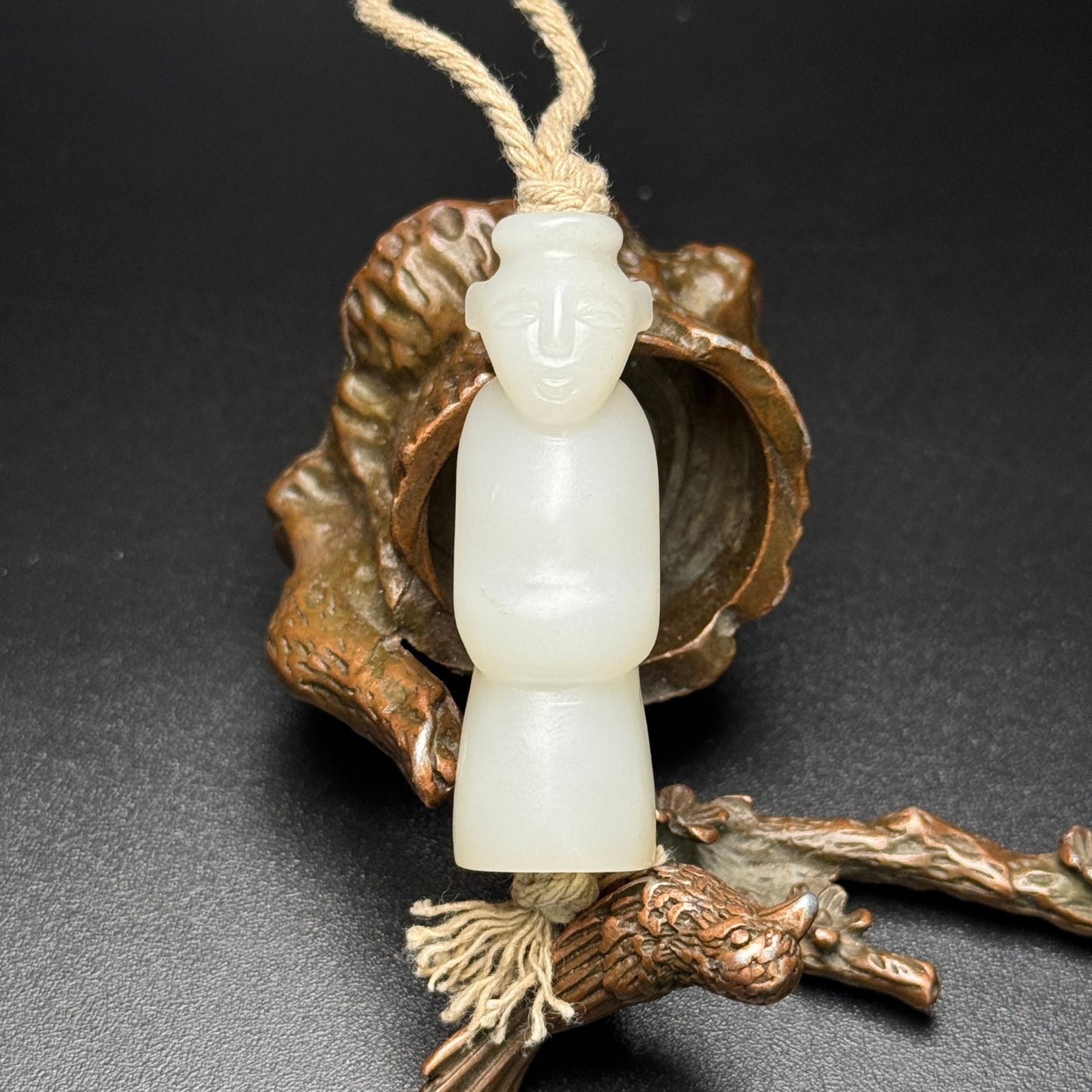 An Exquisite White Jade Figure Ornament: An Exquisite White Jade Figure Ornament,Qing Dynasty,China,Size:51mmx16mmx15mm,Weight:20g 白玉人物摆件,中国清代