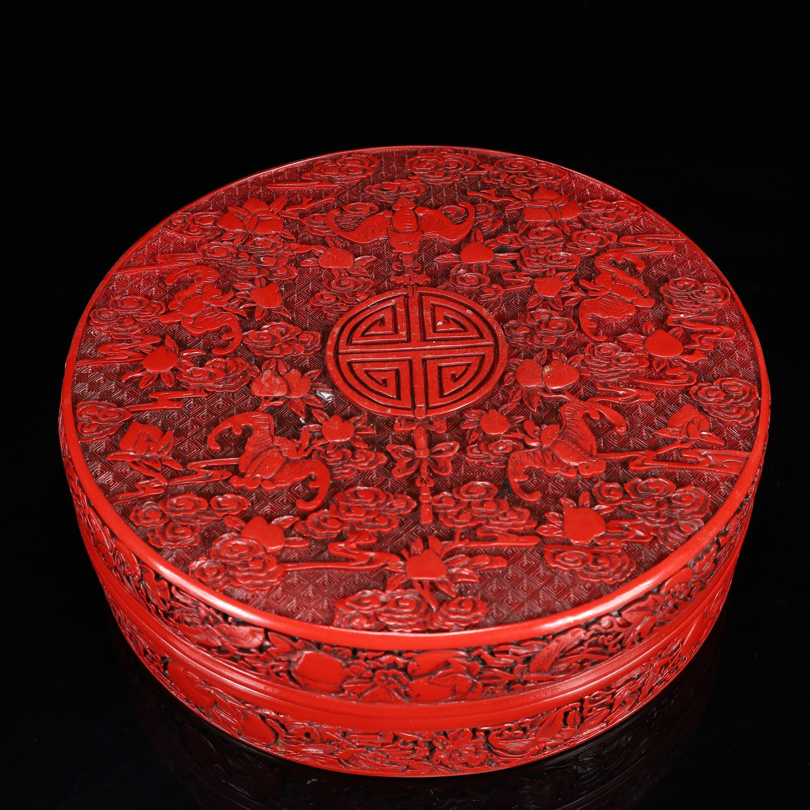 An Exquisite Carved Red Lacquer Bats and Peach Pattern Box with Cover: An Exquisite Carved Red Lacquer Bats and Peach Pattern Box with Cover,Qing Dynasty, China,With an Imperial Poem by Emperor Qianlong,Size:10.2inx3.1in,Weight:1750g 剔红漆器ķ
