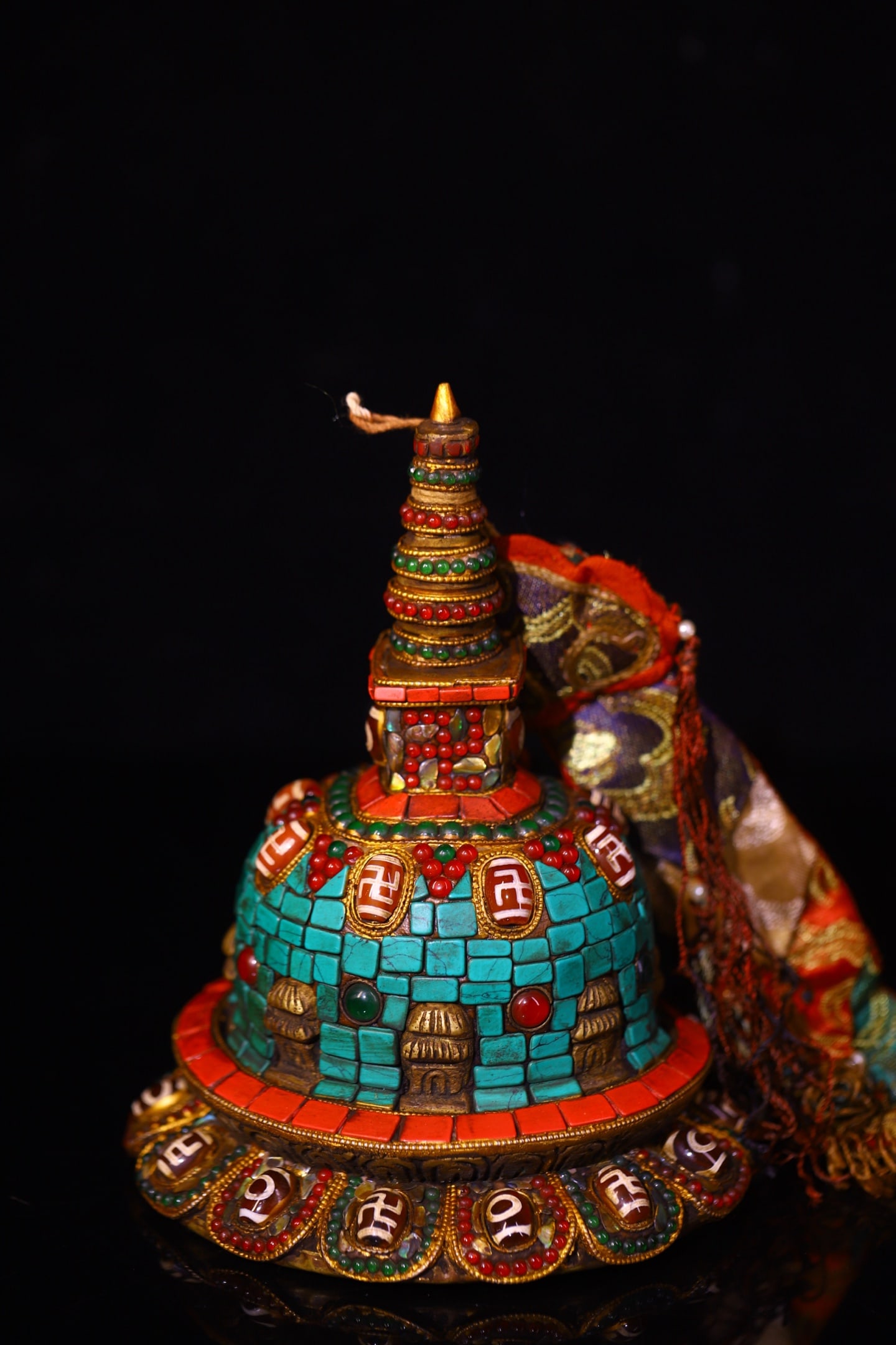 An Exquisite Bronze Inlaid Dzi Bead and Gems Pagoda: An Exquisite Bronze Inlaid Dzi Bead and Gems Pagoda,Qing Dynasty,China,Size:6.7inx4.9in,Weight:1500g 铜嵌天珠和宝石佛塔,中国清&#