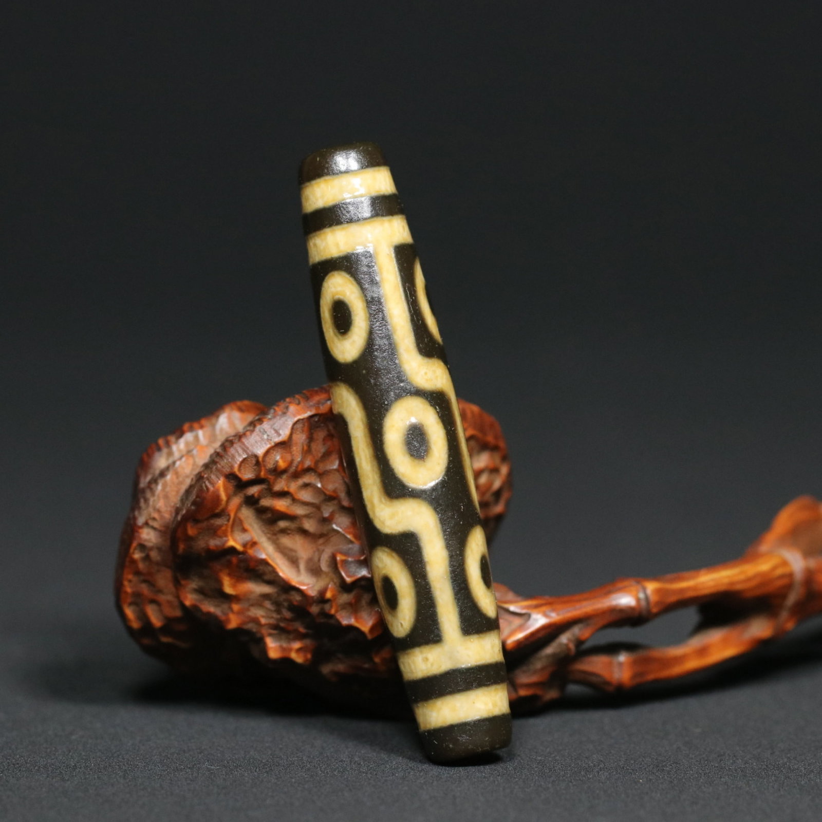 An Exquisite Dzi Bead Pendant (1 of 9)