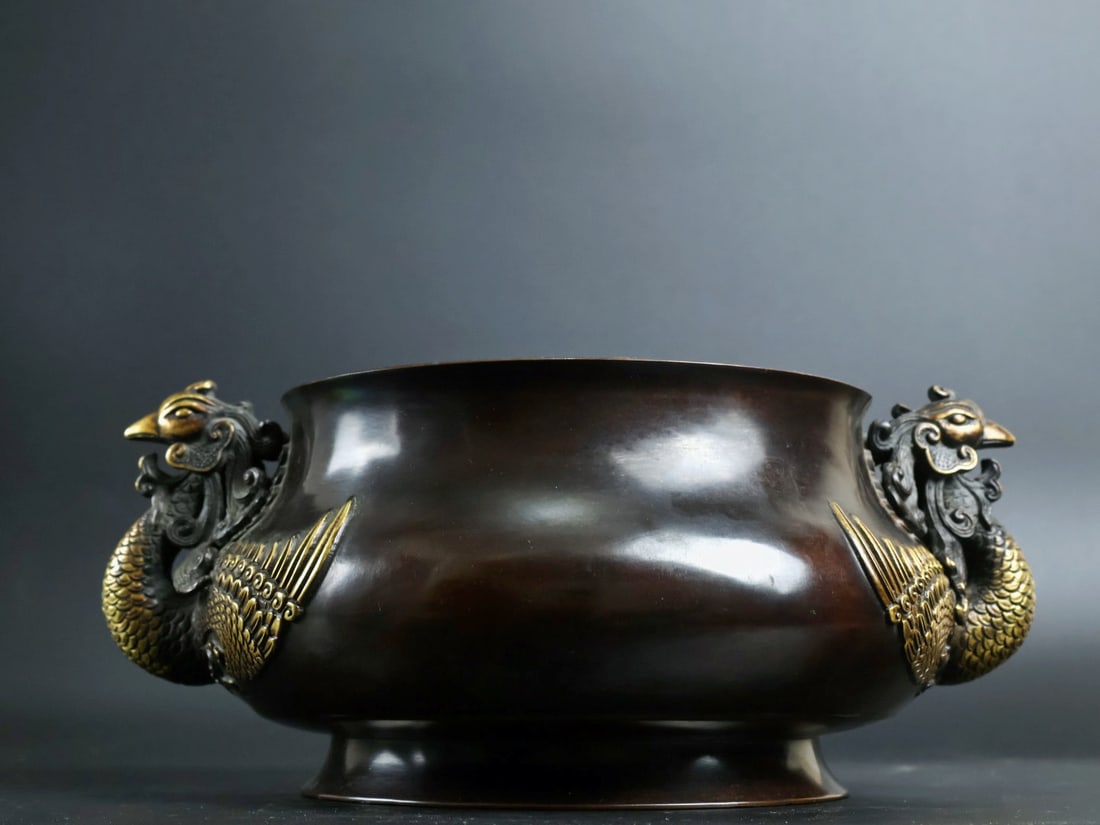 An Exquisite Gilt Bronze Phoenix-Ears Censer: An Exquisite Gilt Bronze Phoenix-Ears Censer,Ming Dynasty, China, Xuande Six-character Mark,Size:4.6inx6.5in,Weight:4620g