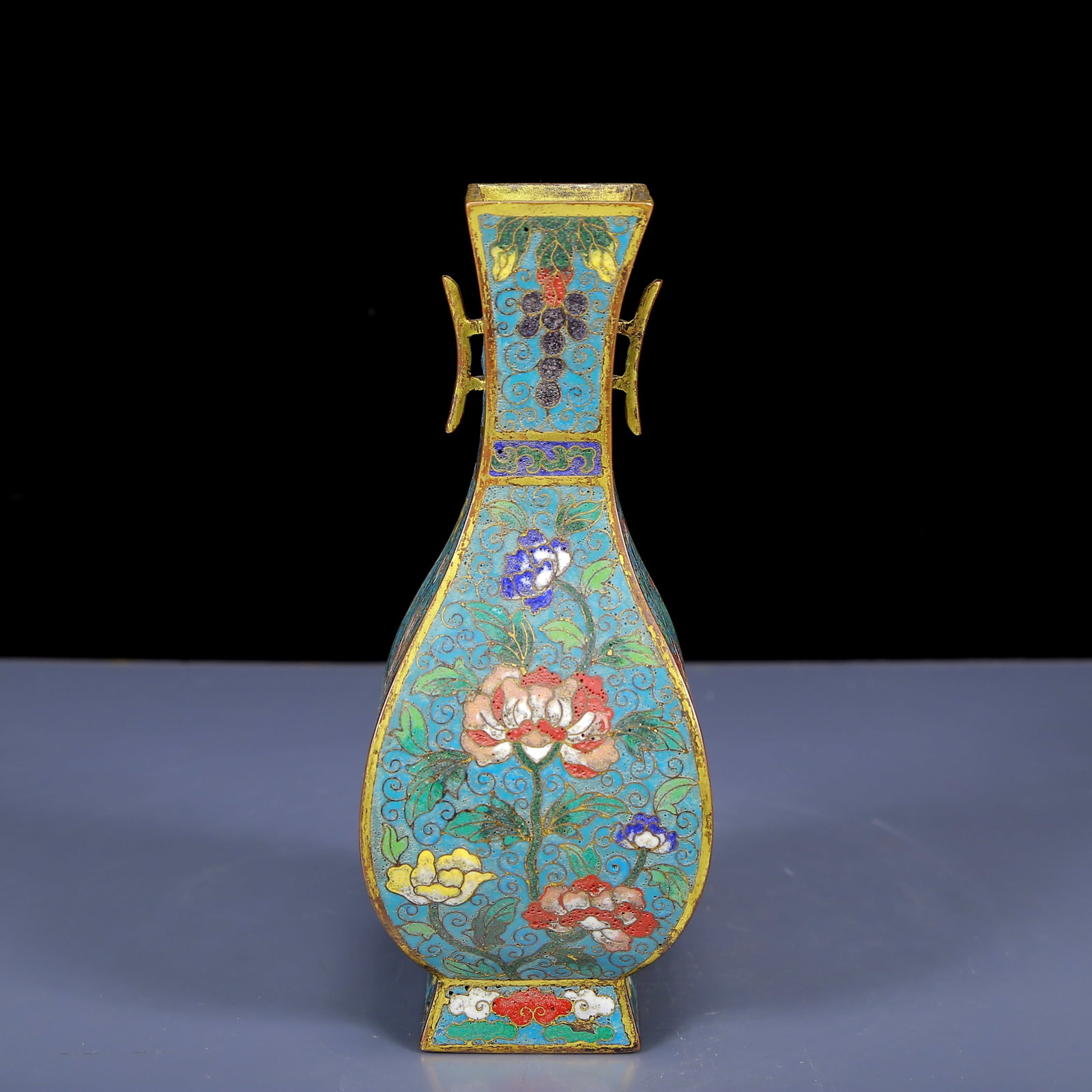 An Exquisite Cloisonne Lotus Pattern Vase: An Exquisite Cloisonne Lotus Pattern Vase,Ming Dynasty, China,Jingtai Four-character Mark,Size:3.1inx8.7in,Weight:865g