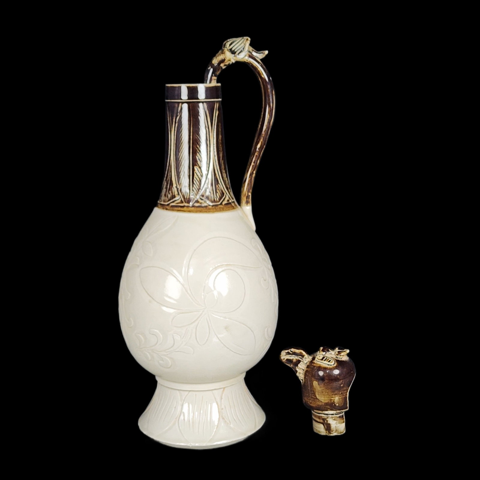 A Rare Ding yao Flower Pattern Pot - 4