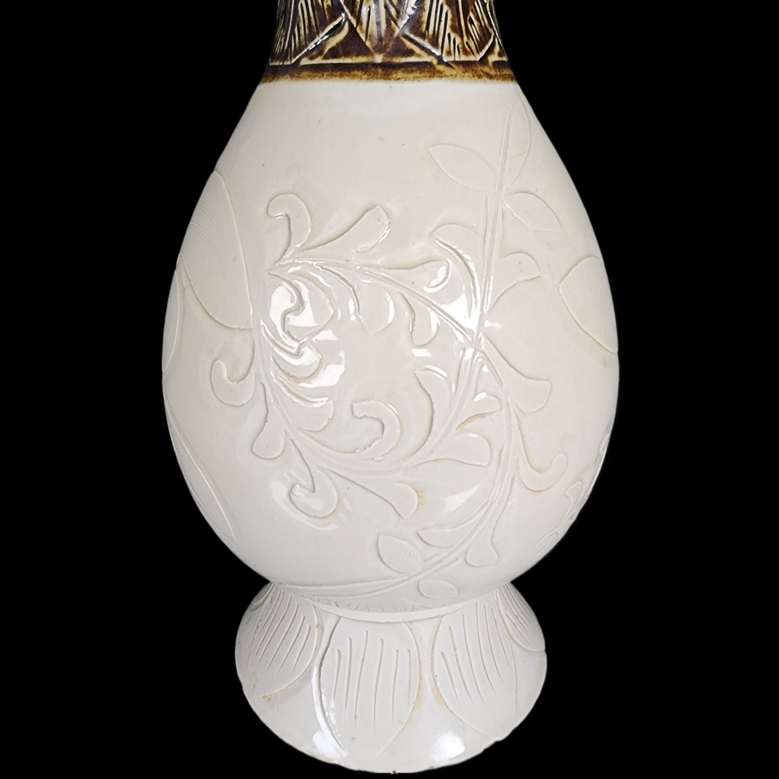 A Rare Ding yao Flower Pattern Pot - 7
