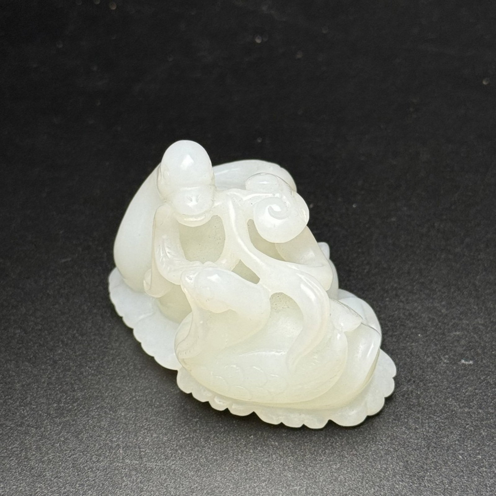 An Exquisite White Jade Goose Hand Piece: An Exquisite White Jade Goose Hand Piece,Qing Dynasty, China,Size:58mmx40mmx37mm,Weight:75g 白玉鹅手把件,中国清代