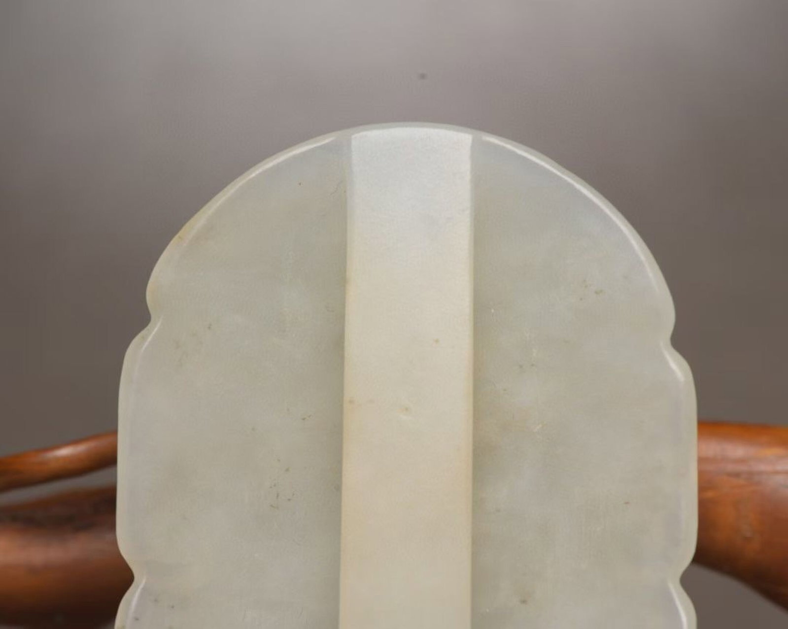 An Exquisite White Jade Beast-Face Pattern Buckle - 8