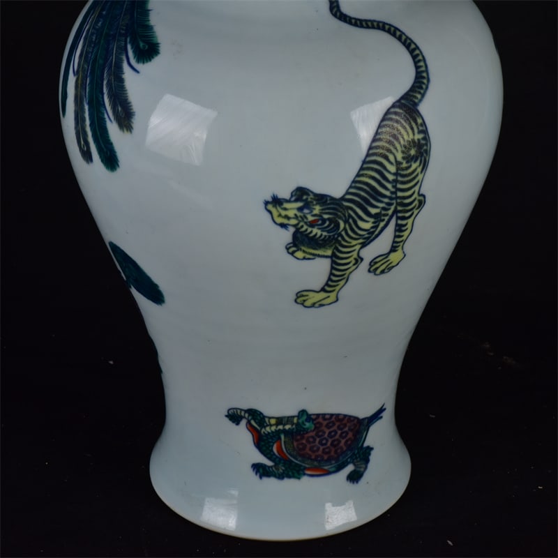 A Rare Doucai Auspicious Beast Pattern Vase - 6