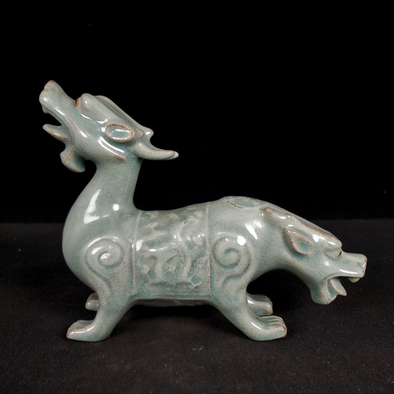An Exquisite Ru yao Auspicious Beast and Dragon Ornament: An Exquisite Ru yao Auspicious Beast and Dragon Ornament,Song Dynasty,China,Size:6.4inx8.3in 汝窑瑞兽龙摆件,中国宋代