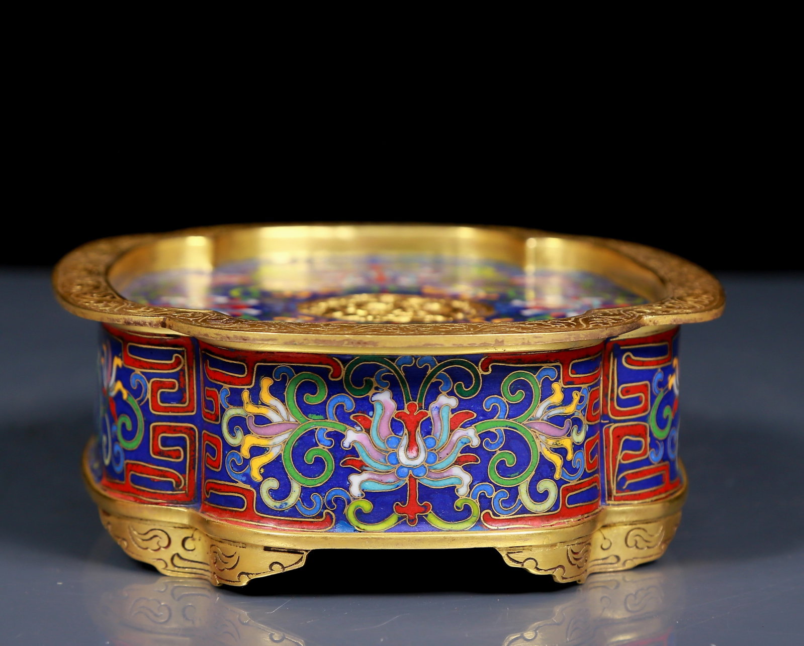 An Exquisite Cloisonne Lotus Pattern Box - 4