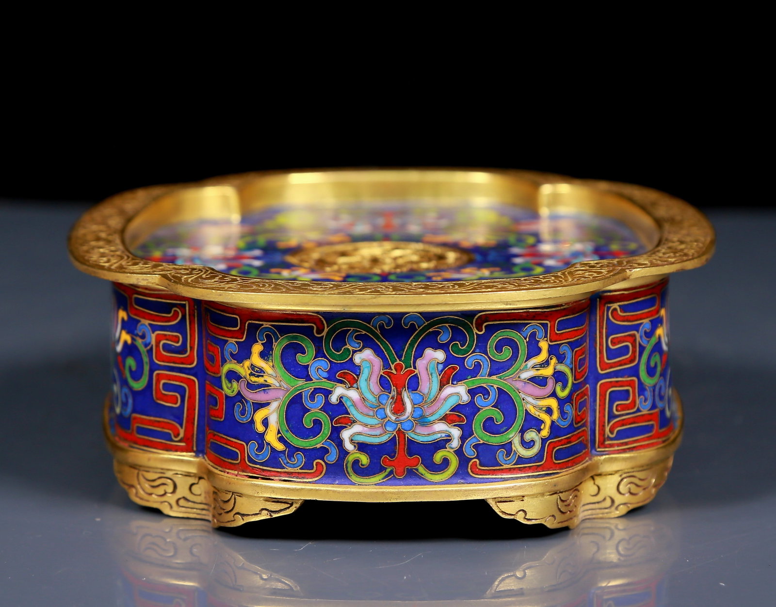 An Exquisite Cloisonne Lotus Pattern Box - 6