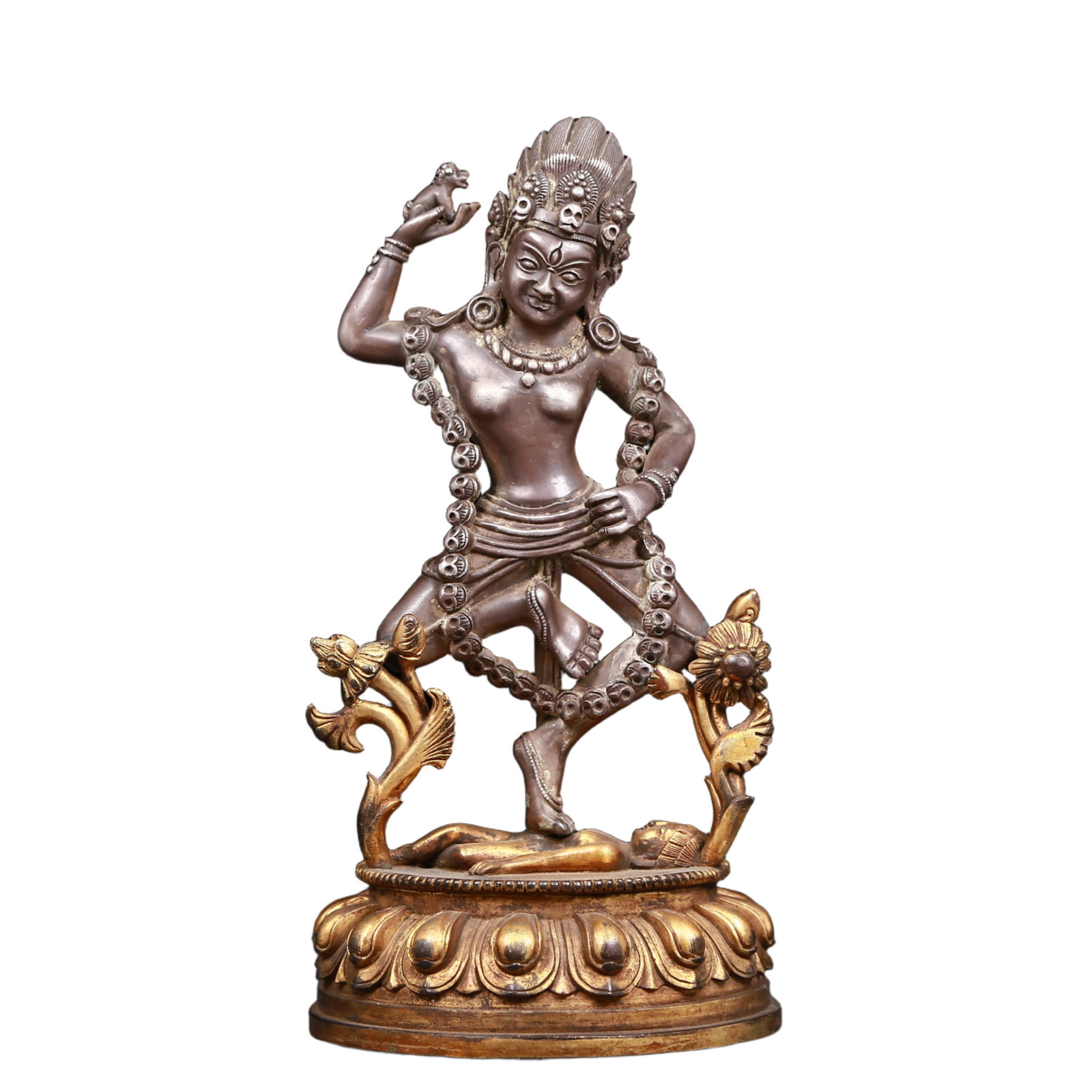 An exquisite gilt bronze and silver Vajra statue: An exquisite gilt-bronze and silver Vajra statue ,Qing Dynasty, China. The Vajra's figure is majestic and majestic, symbolizing strong will and invincible power. At the same time, his face is solemn,