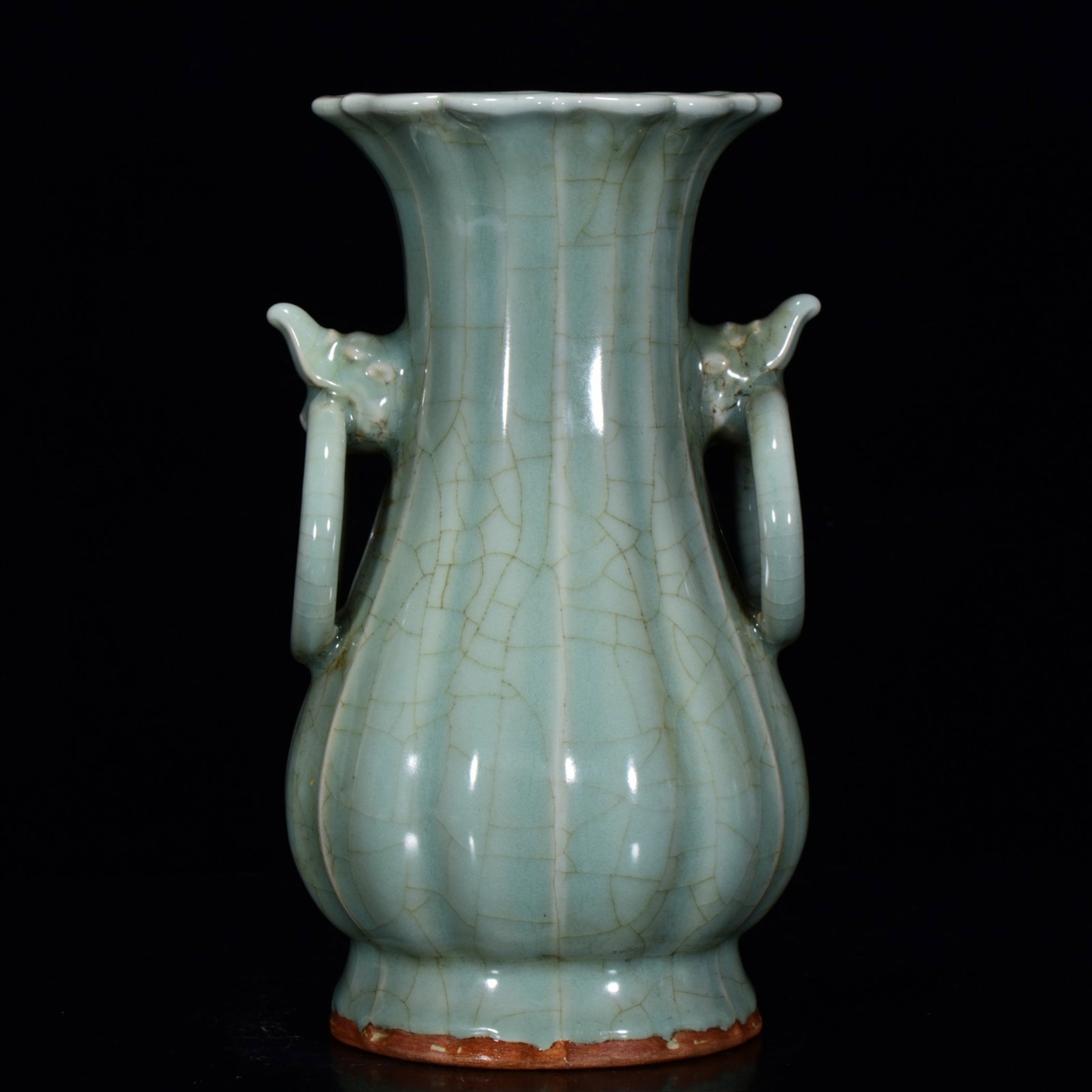 An Exquisite Longquan yao Double-Ears Vase: An Exquisite Longquan yao Double-Ears Vase,Song Dynasty,China,Size:10.6inx6.3in 龙泉窑双耳瓶,中国宋代