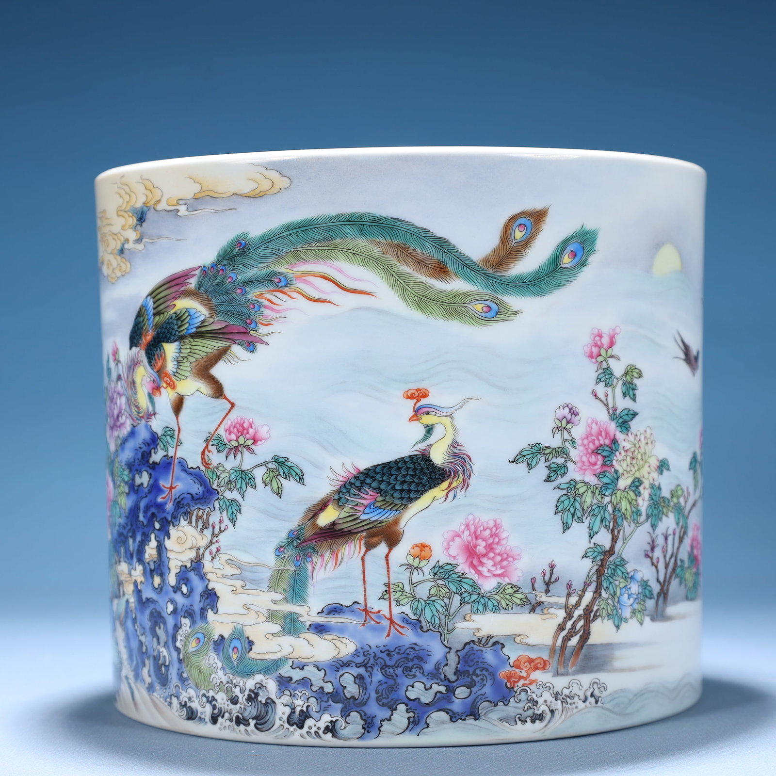 An Exquisite Famille-Rose Flower and Phoenix Pattern Jar,with poem: An Exquisite Famille-Rose Flower and Phoenix Pattern Jar,with poem,Qing Dynasty,China,Yongzheng Six-character Mark,Size:7.9inx6.7in,Weight:2500g 粉彩花卉凤纹罐