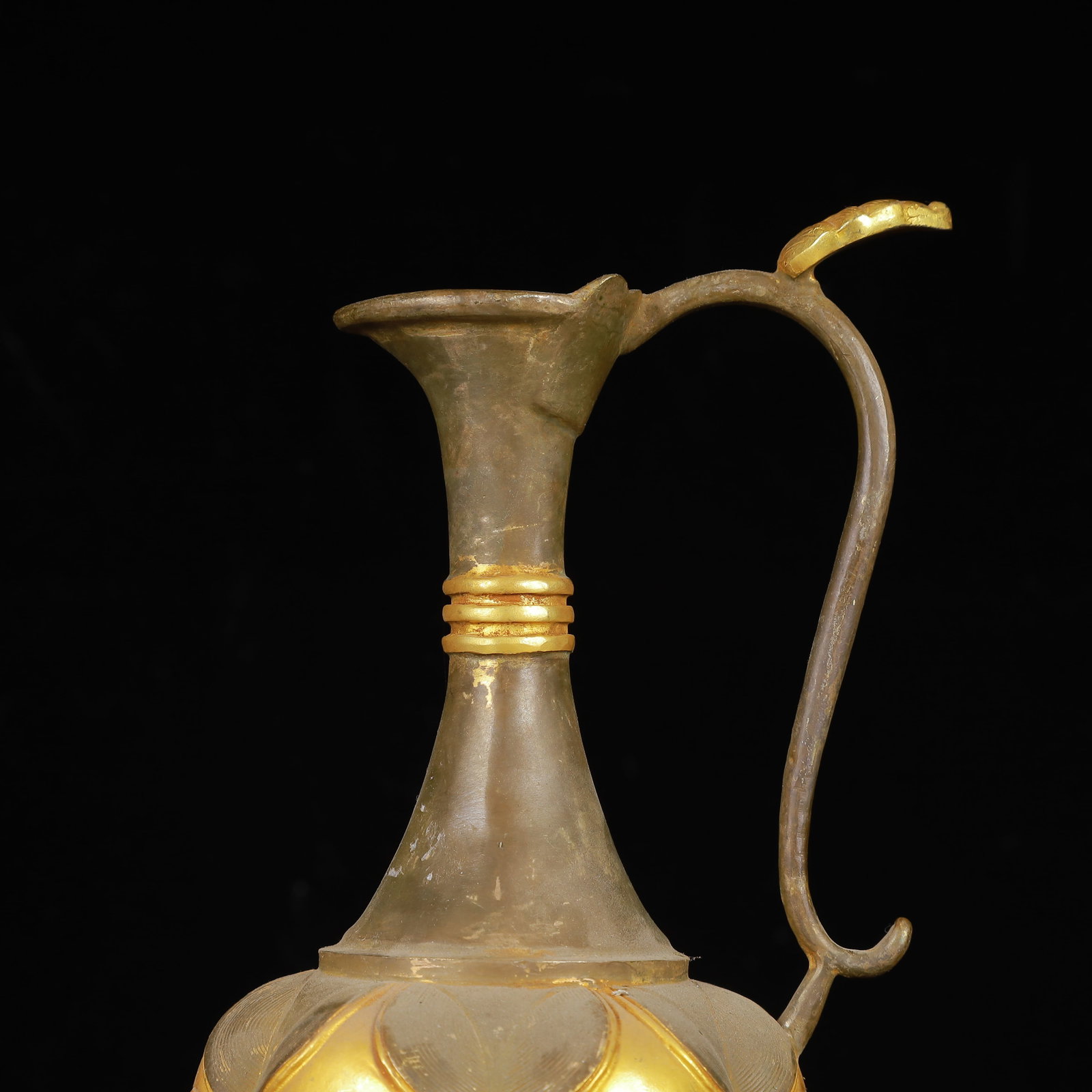 An Exquisite Gilt Silver Figure-Face Pattern Ewer - 2