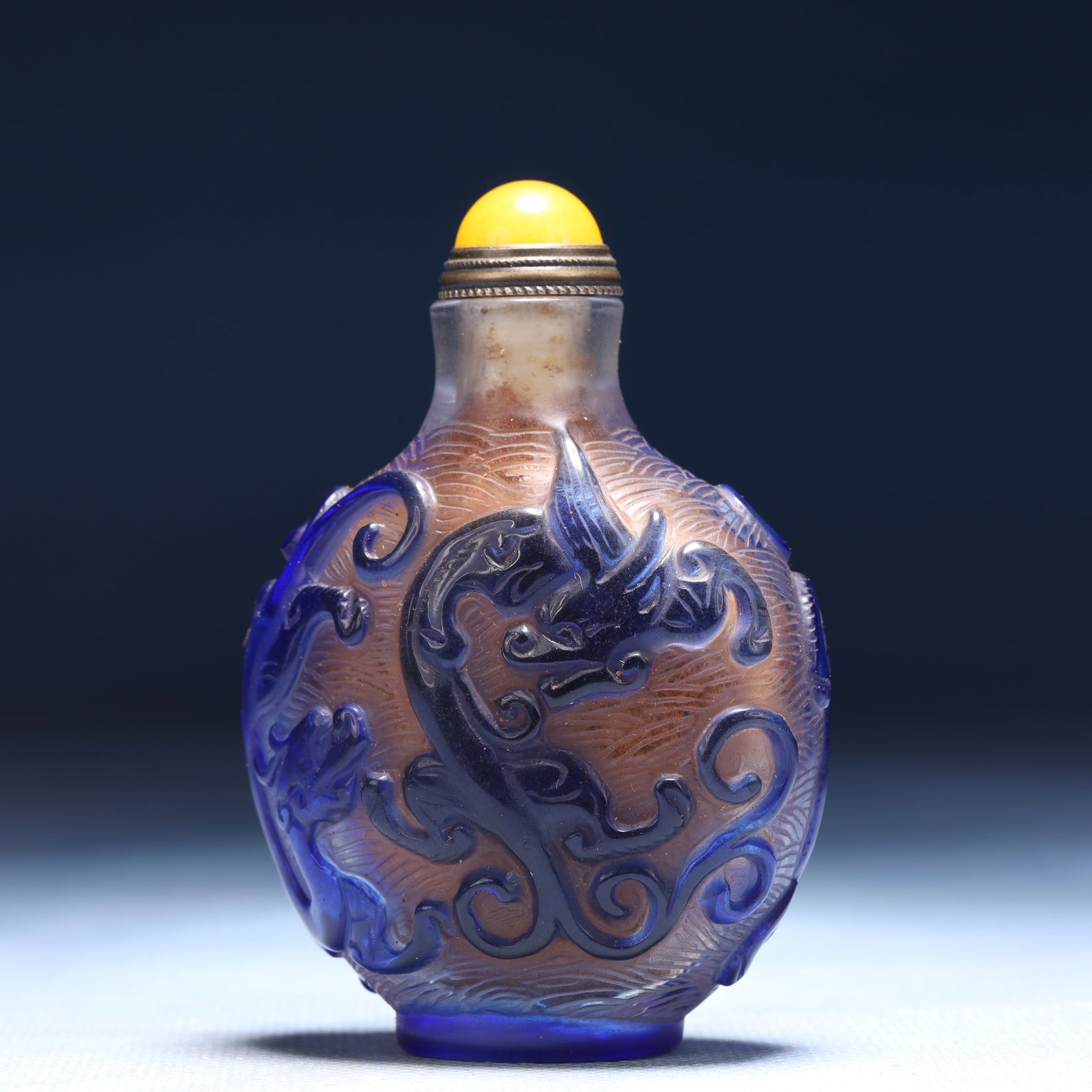An Exquisite Glass Dragon Pattern Snuff Bottle - 2