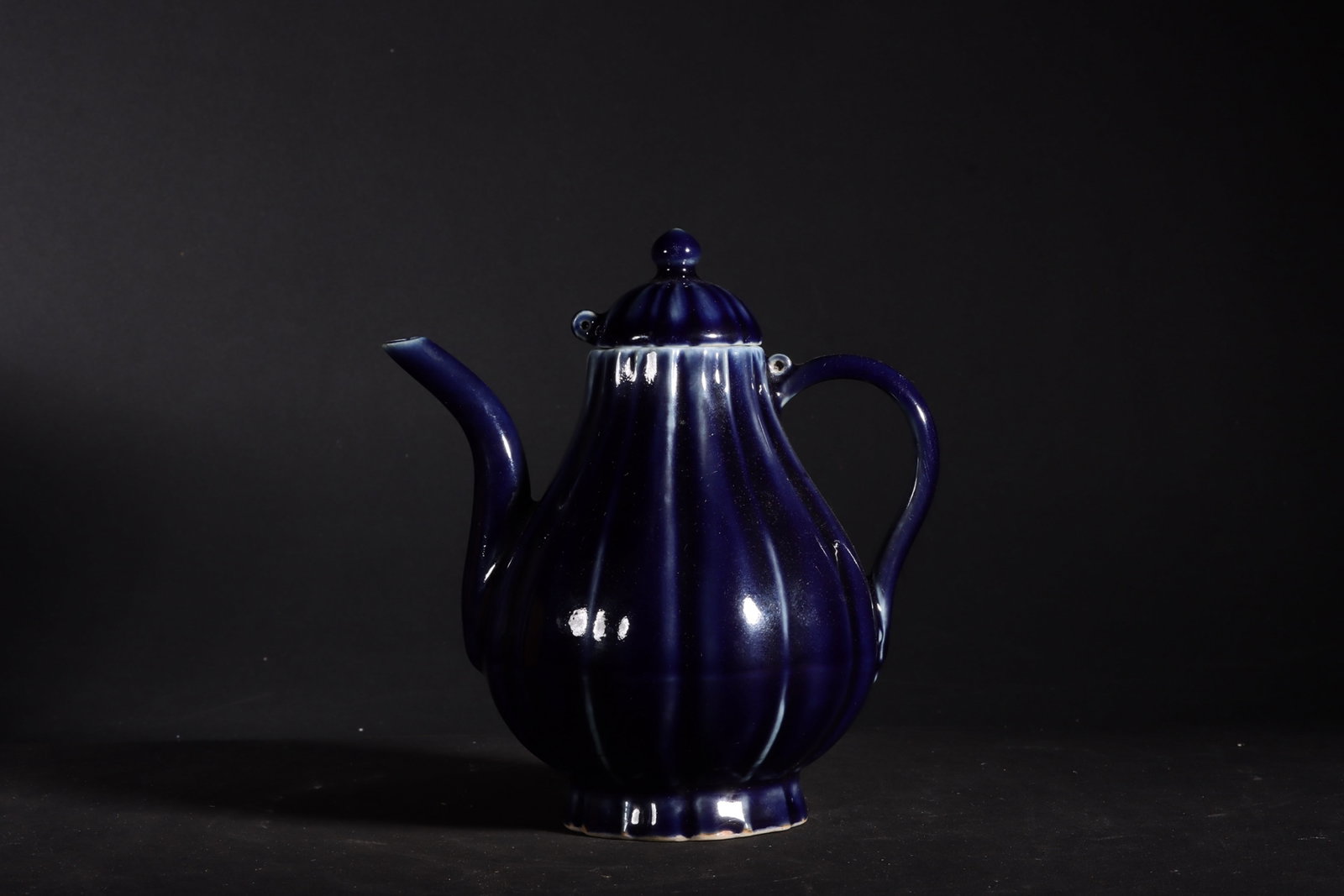 An Exquisite Ji Blue Glazed Pot: An Exquisite Ji Blue Glazed Pot,Ming Dynasty,China,Yongle Four-character Mark,Size:5.1inx5.5in 霁蓝釉壶,中国明代,永乐四字款