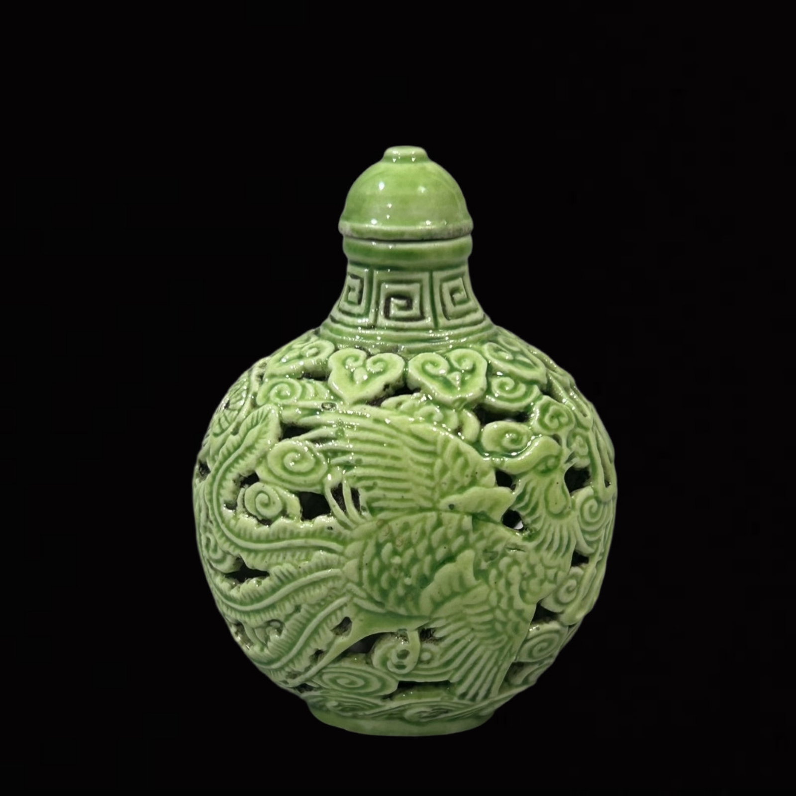 An Exquisite Green Glazed Dragon and Phoenix Pattern Snuff Bottle: An Exquisite Green Glazed Dragon and Phoenix Pattern Snuff Bottle,Qing Dynasty,China,Qianlong Four-character Mark,Size:2.7inx1.8in 绿釉龙凤纹鼻烟壶,