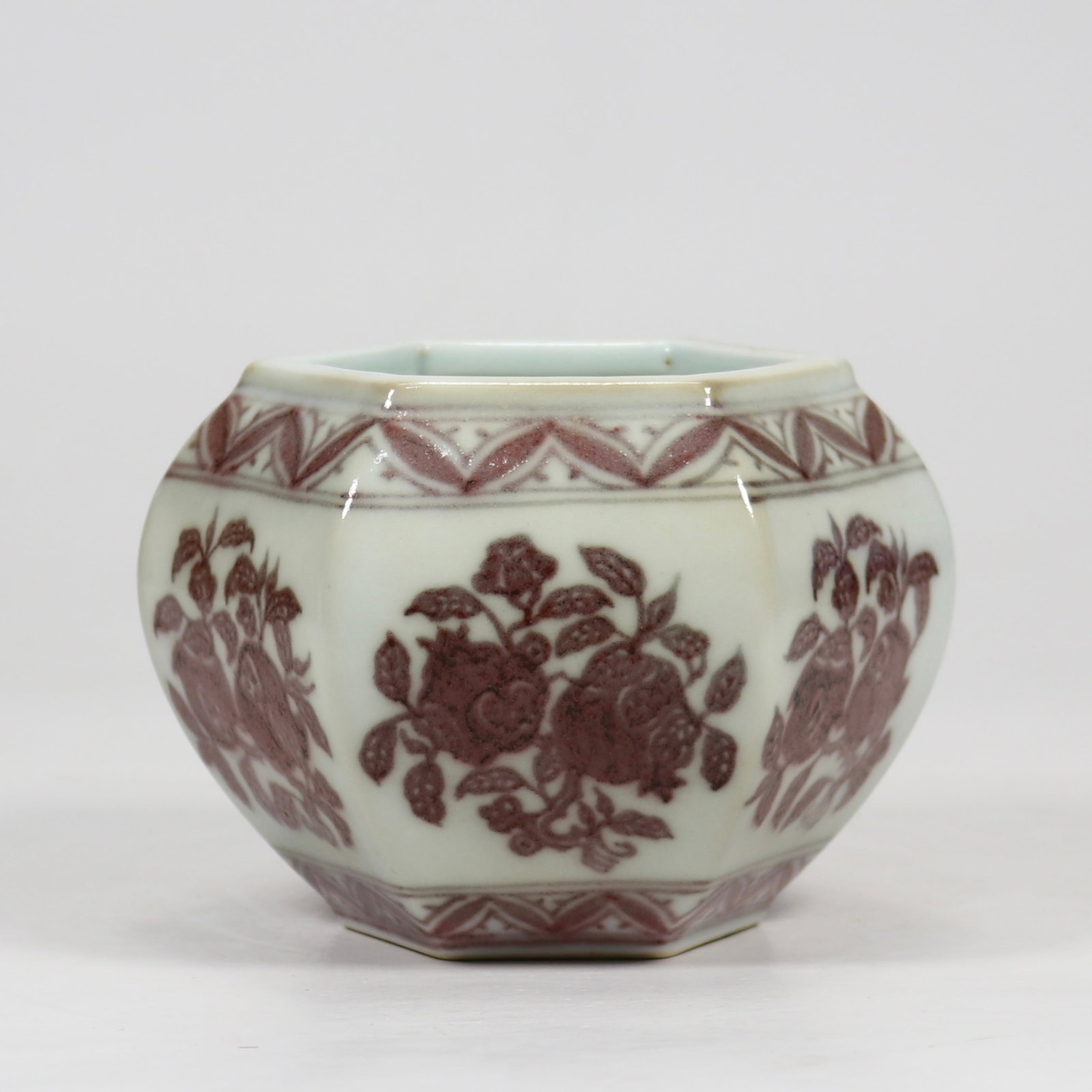 An Exquisite Underglaze-Red Pomegranate Pattern Brush Washer - 2
