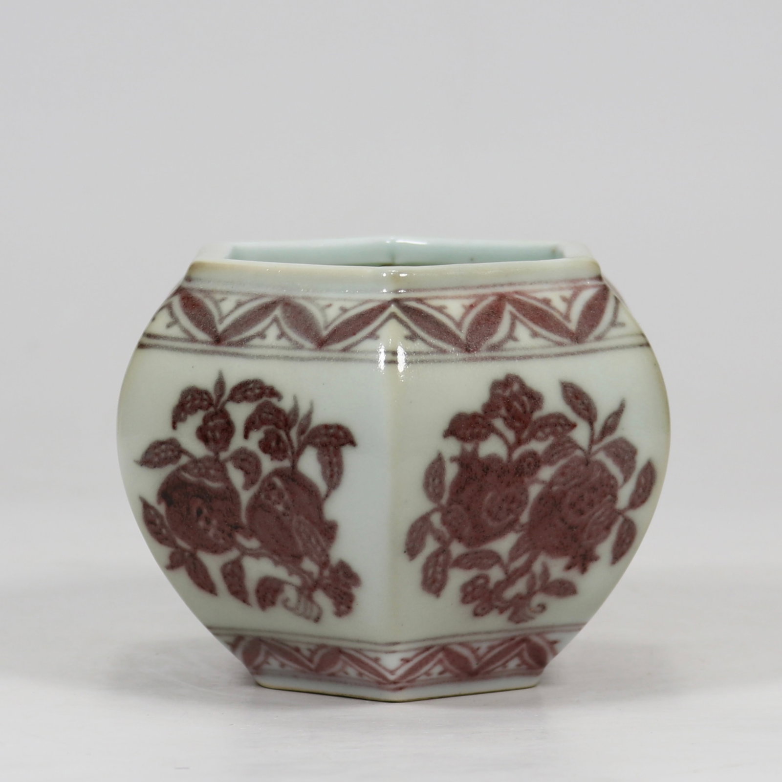 An Exquisite Underglaze-Red Pomegranate Pattern Brush Washer - 4