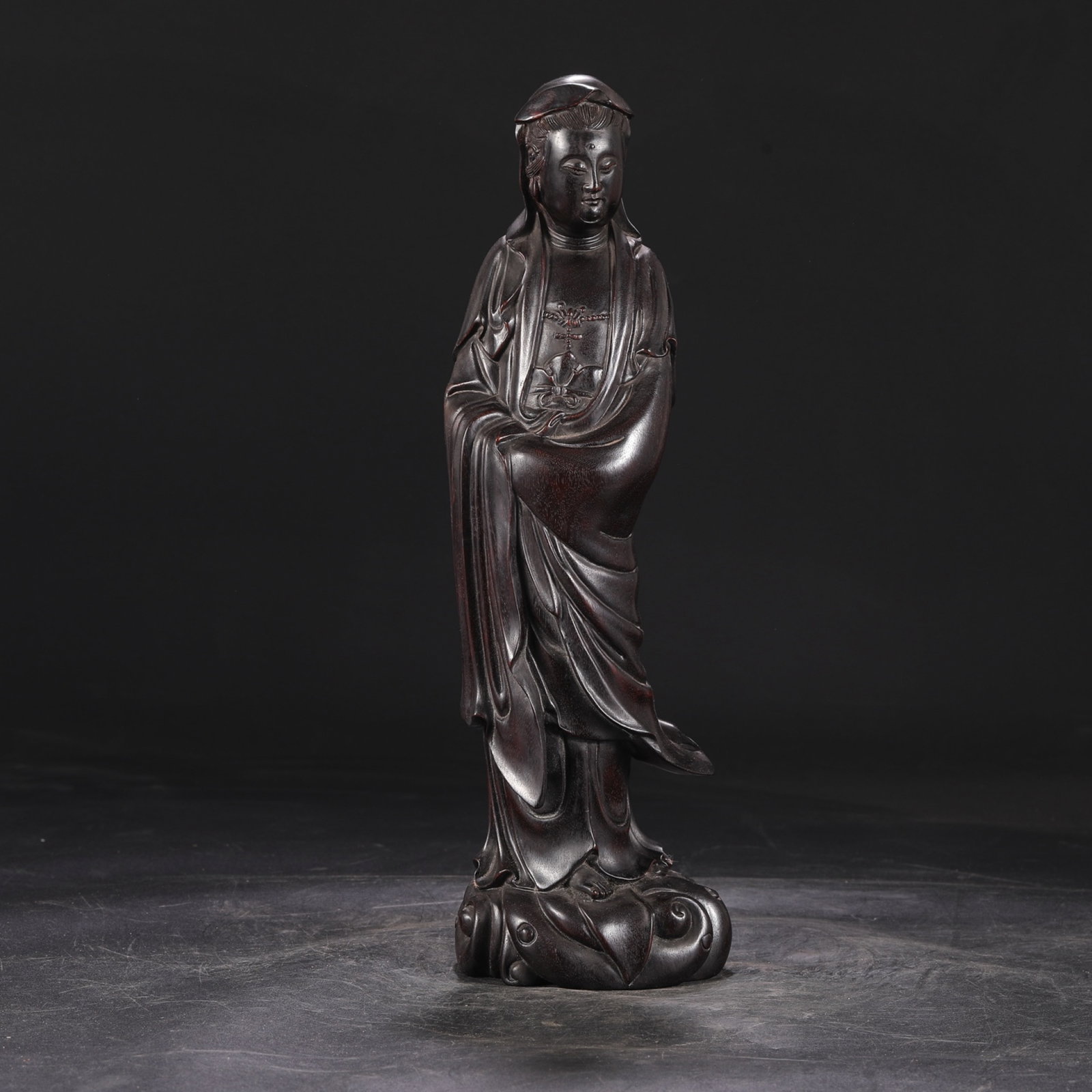 An Exquisite Zitanwood Statue of Avalokitesvara: An Exquisite Zitanwood Statue of Avalokitesvara,Qing Dynasty,China,Size:15.2inx4.7in 紫檀木观音像,中国清代