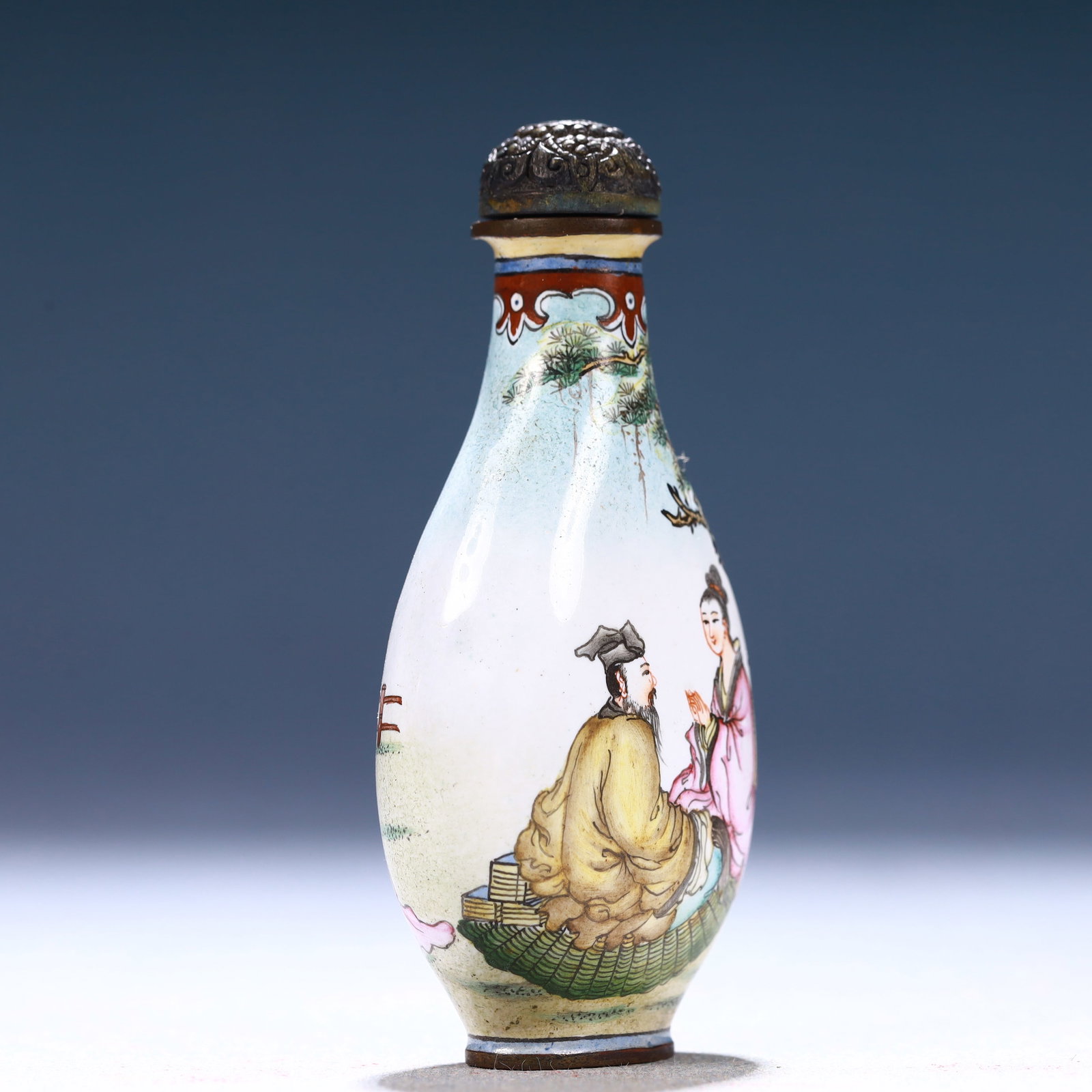 An Exquisite Painted Enamel Figure Pattern Snuff Bottle - 3