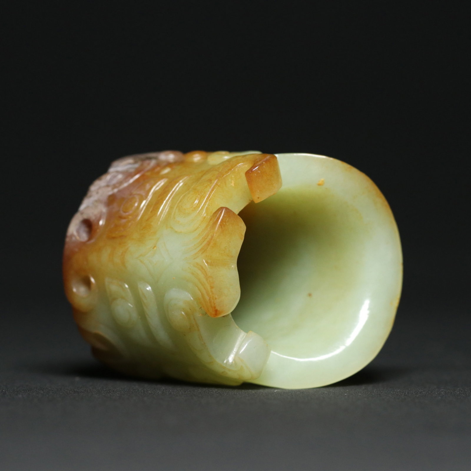 An Exquisite White Jade Beast-Face Pattern Thumb Ring - 5