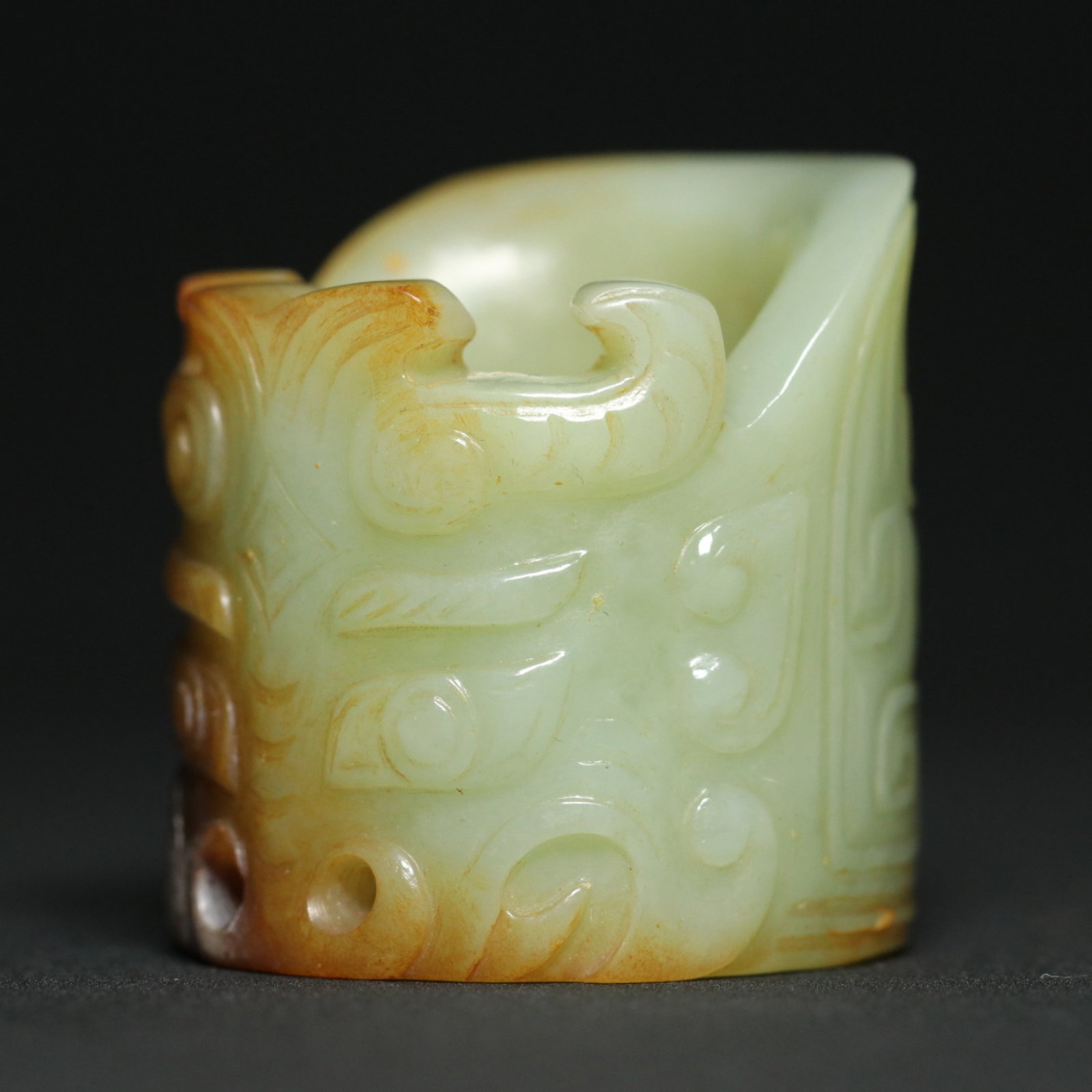 An Exquisite White Jade Beast-Face Pattern Thumb Ring - 7