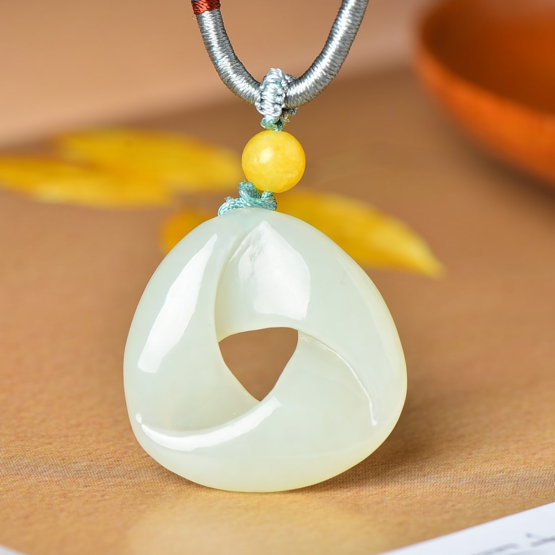 An Exquisite White Jade Pendant: An Exquisite White Jade Pendant,Size:30mmx30mm 白玉挂件