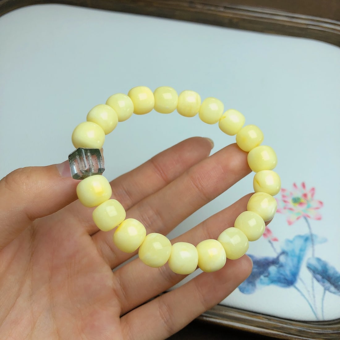 An Exquisite Amber Bracelets - 3